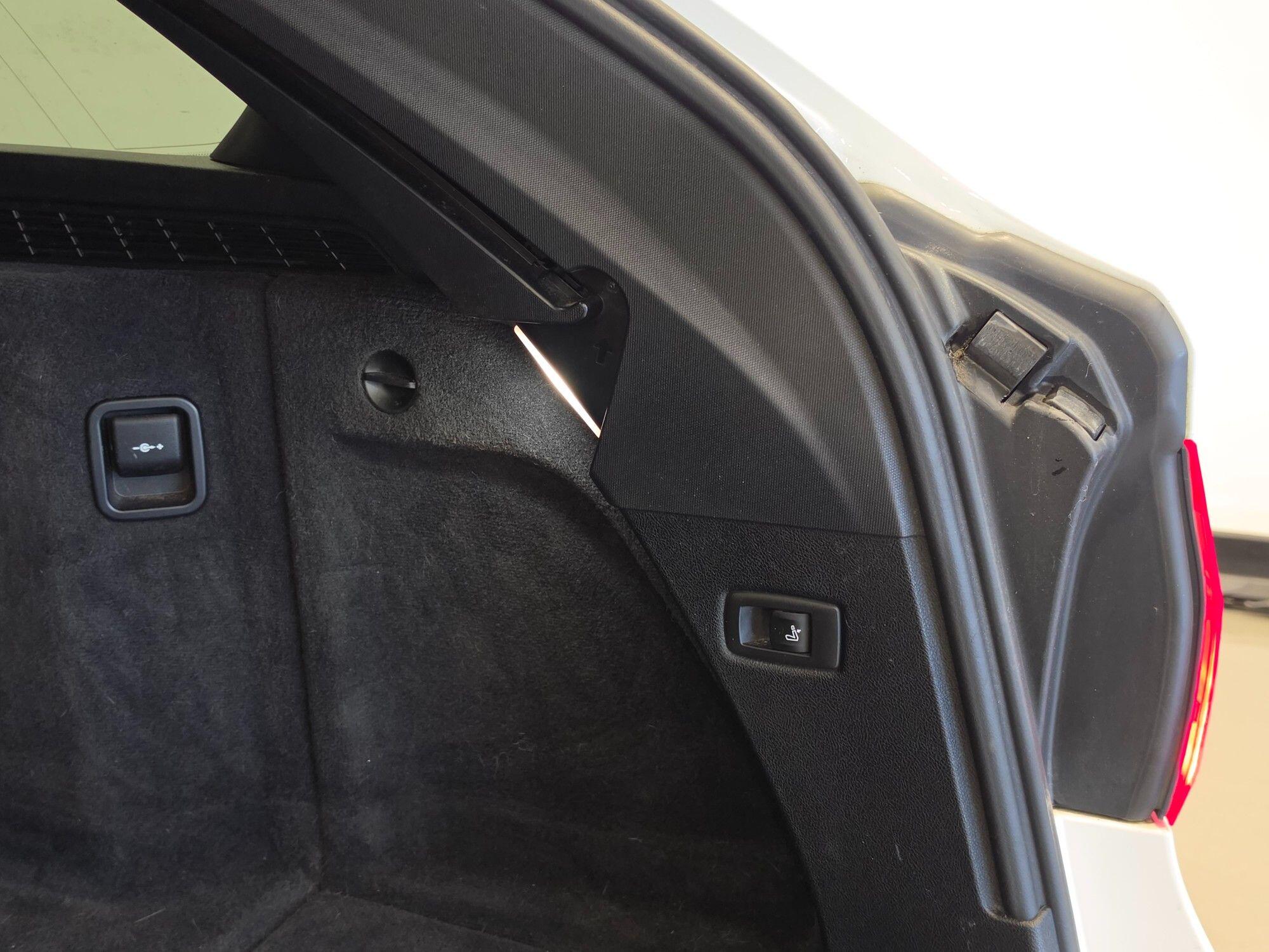 BMW 5 Series view 54