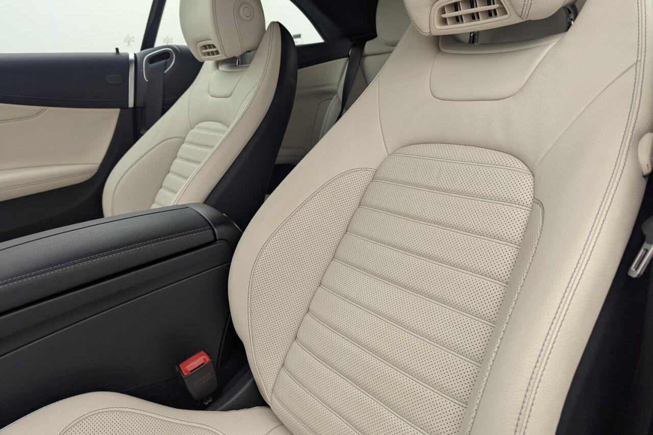 Mercedes-Benz C-Class view 27