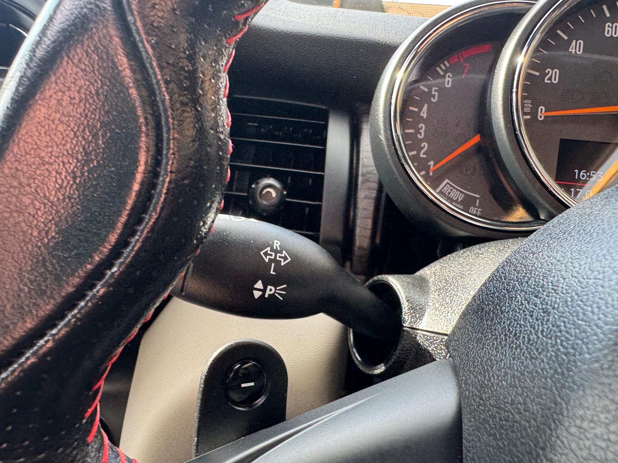Mini Hatch view 20