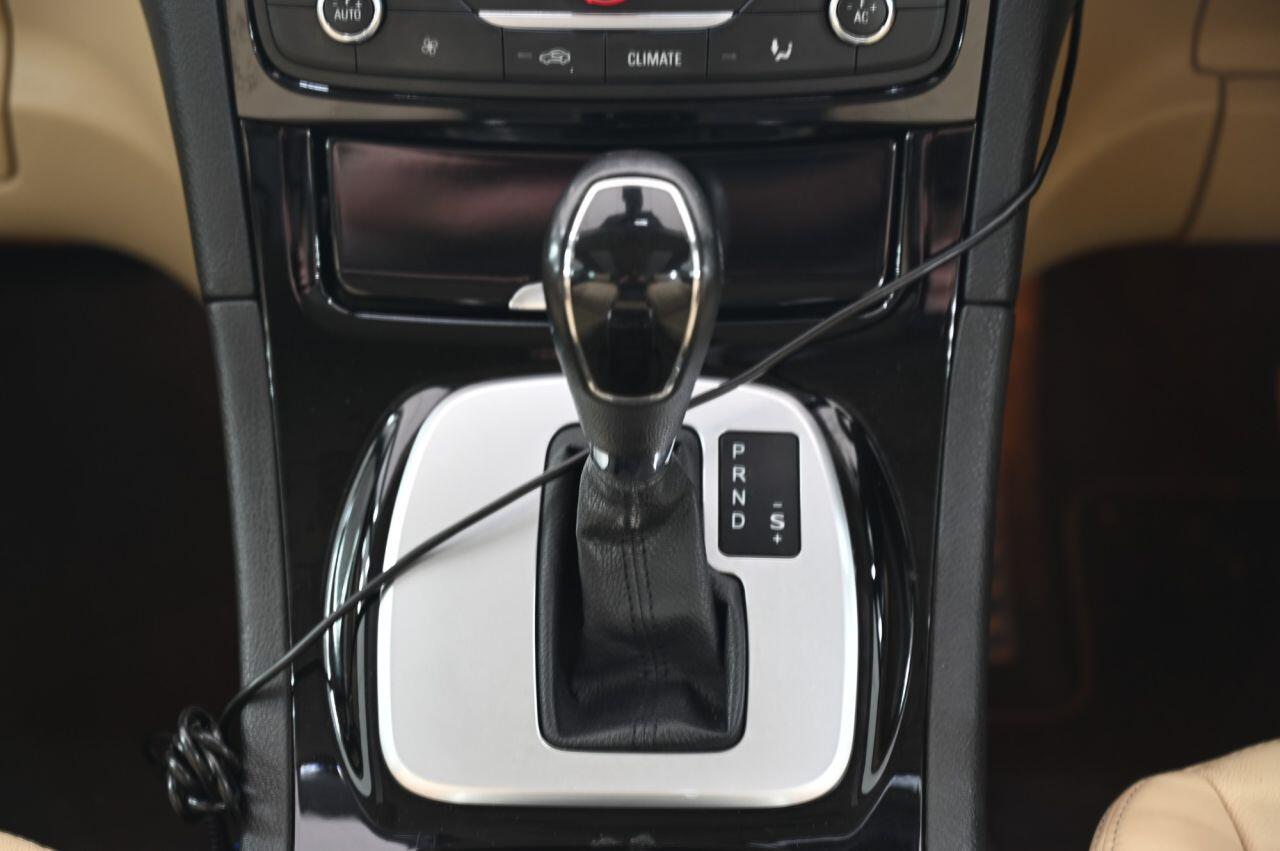 Ford Galaxy view 35