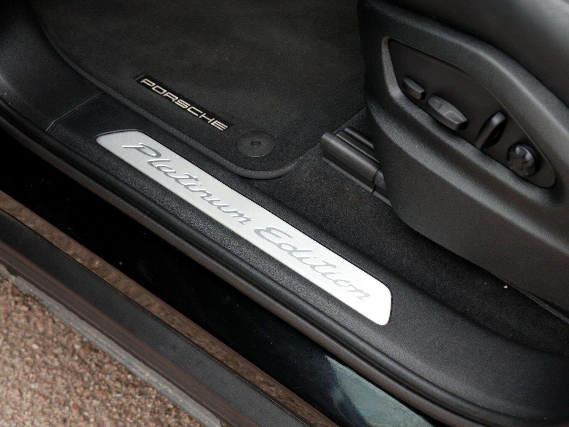 Porsche Cayenne view 29