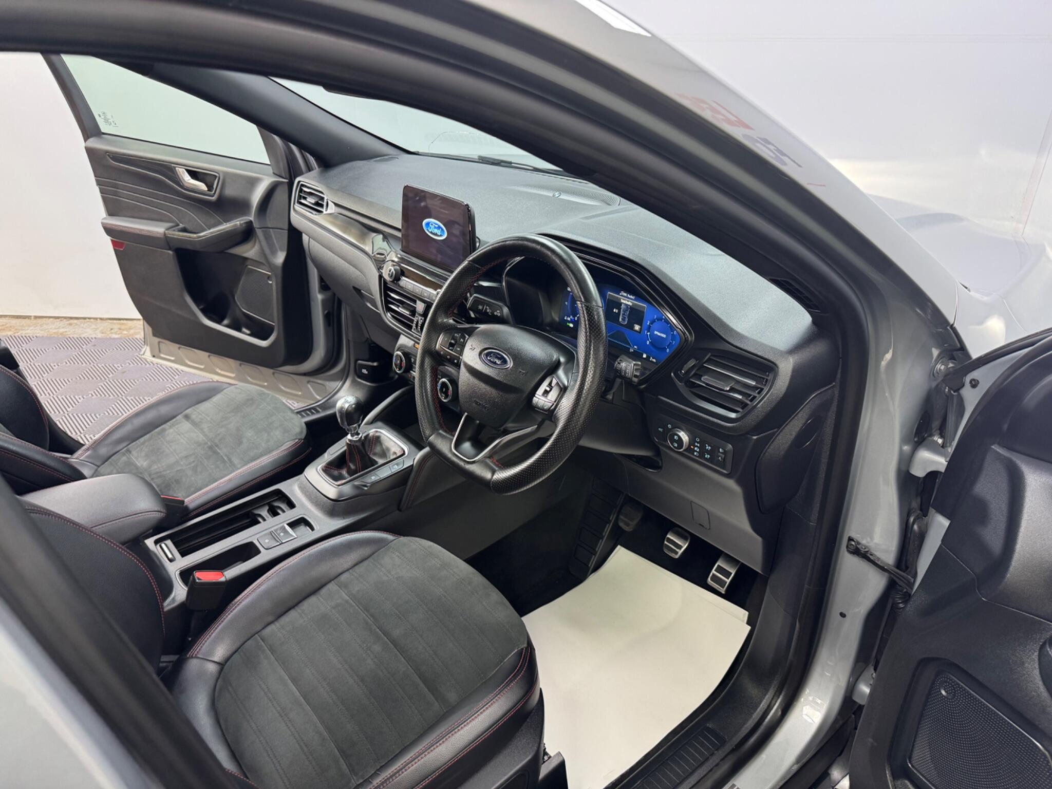 Ford Kuga view 25