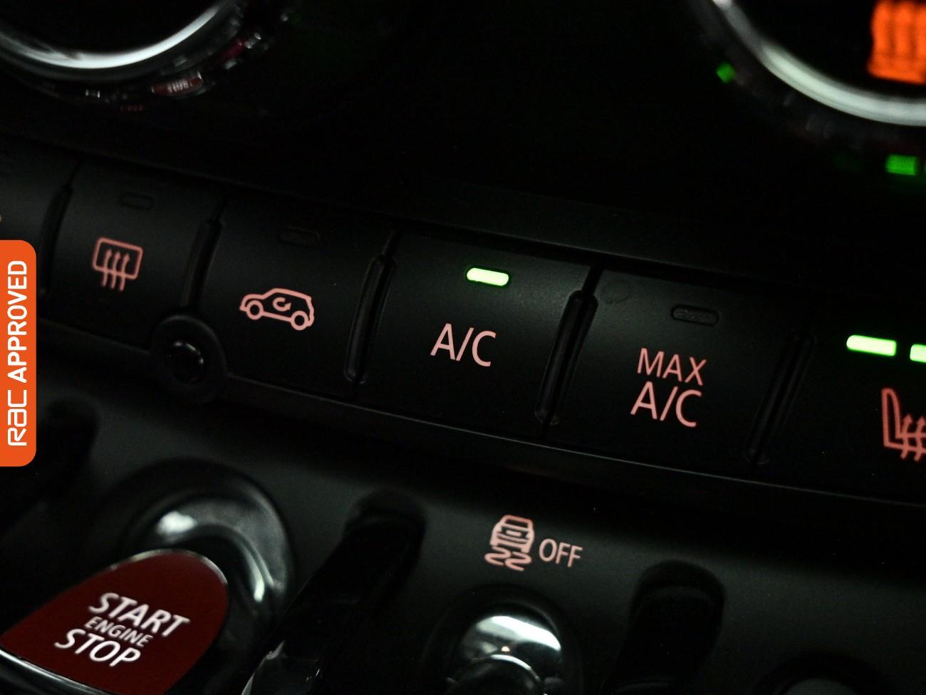 Mini Hatch view 18