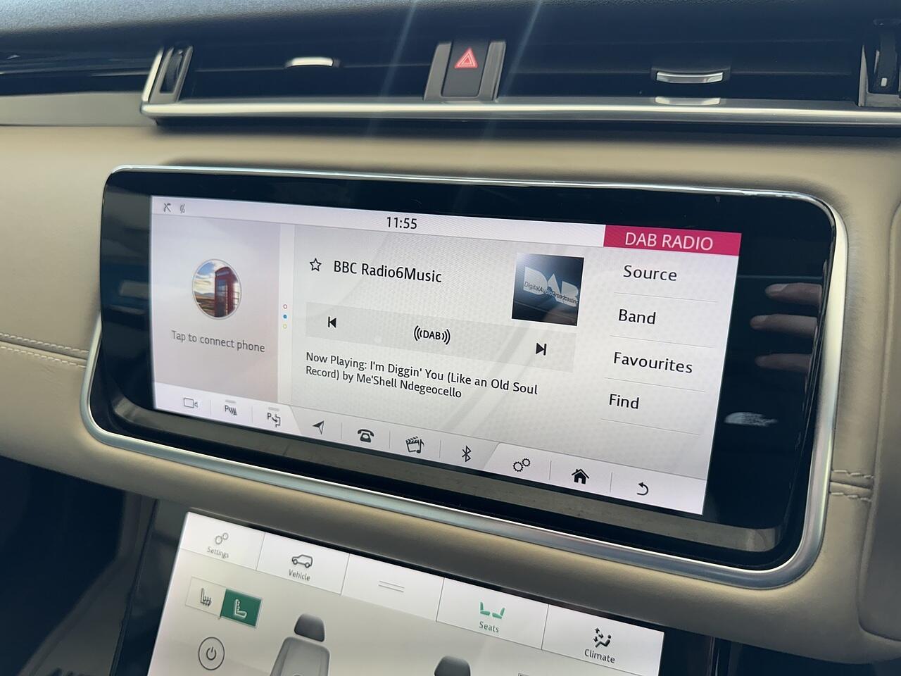 Land Rover Range Rover Velar view 22