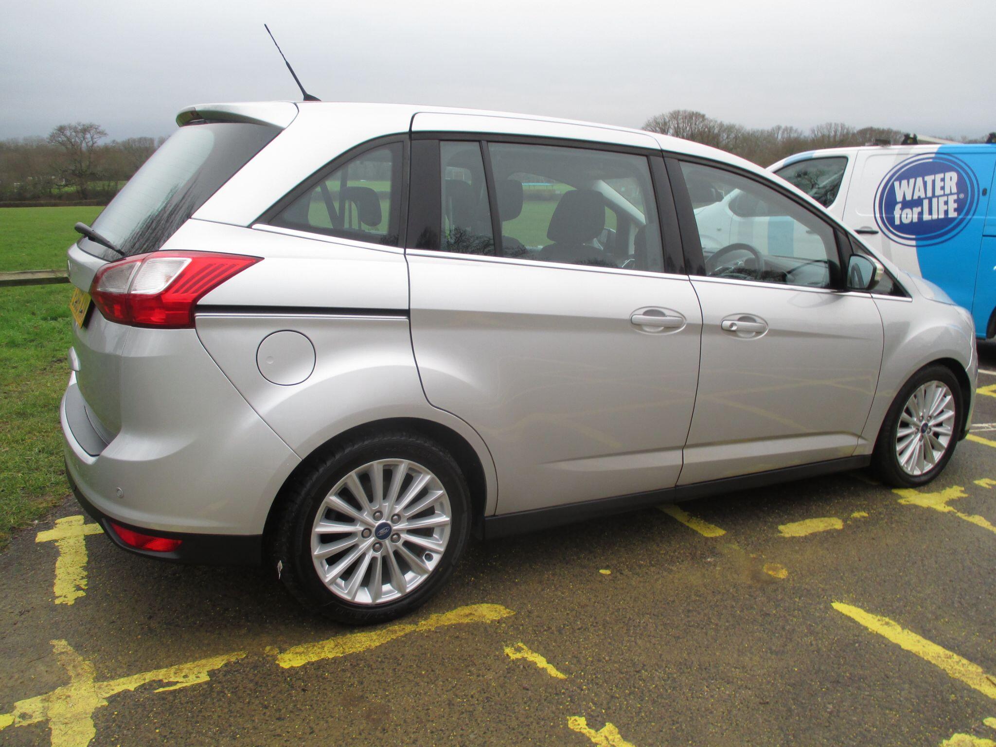 2016 Ford Grand C-Max image 9