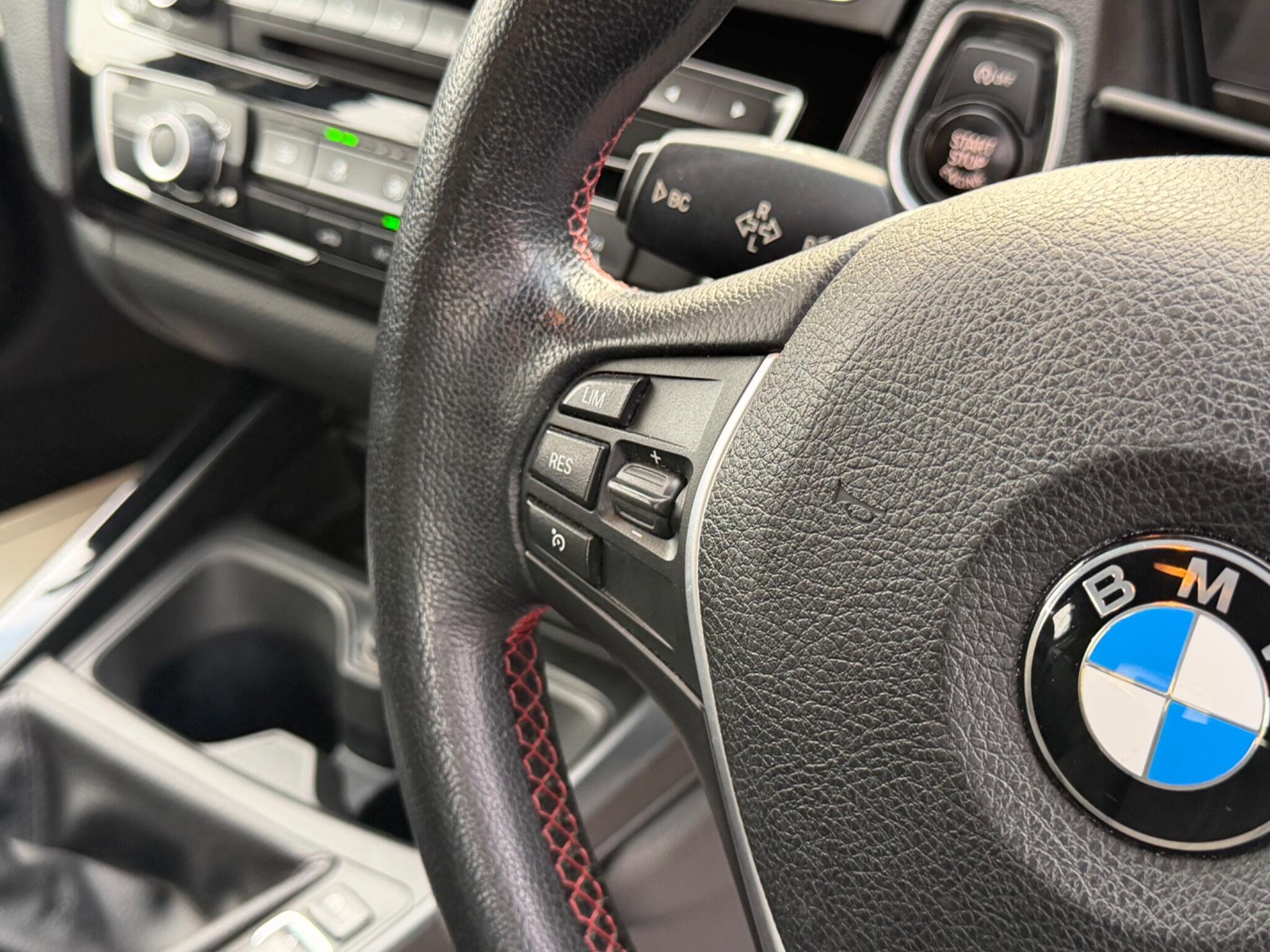 BMW 1 Series view 14