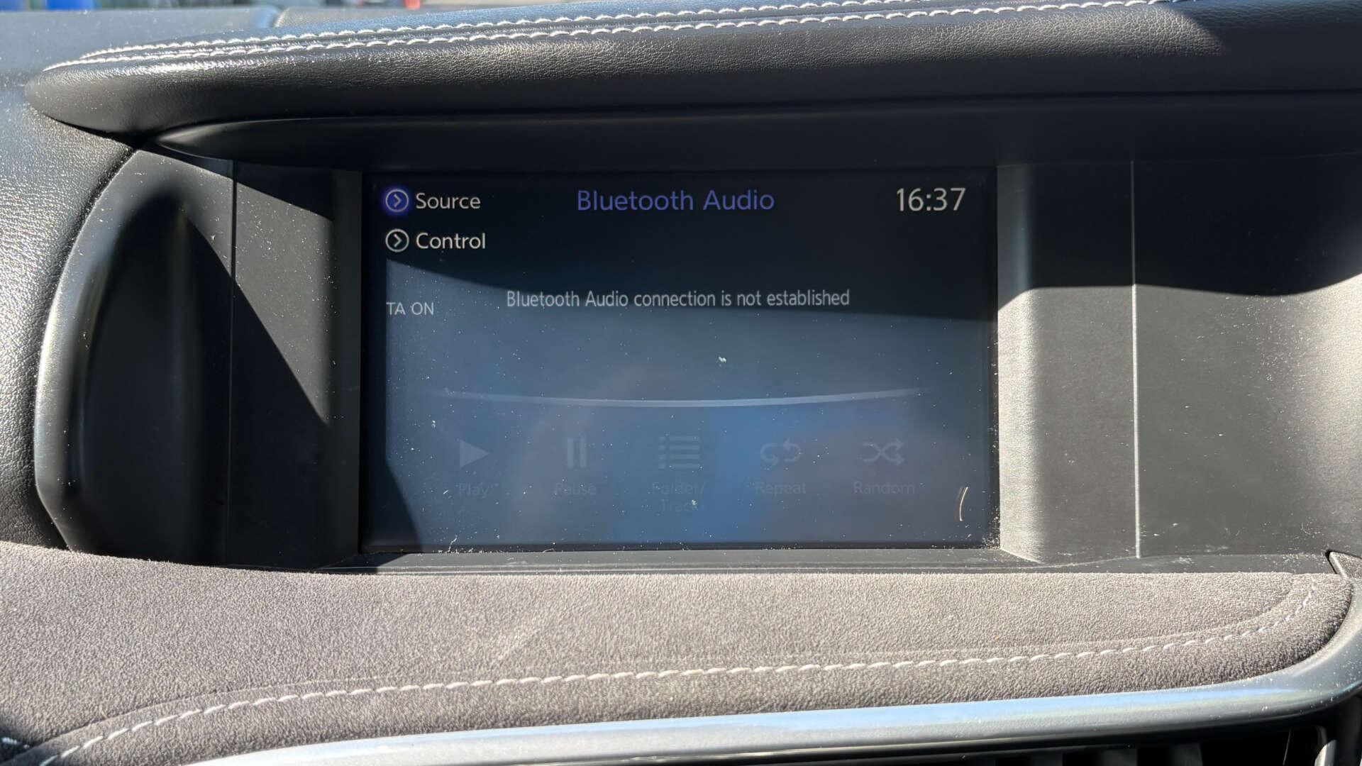 Infiniti Q30 view 24