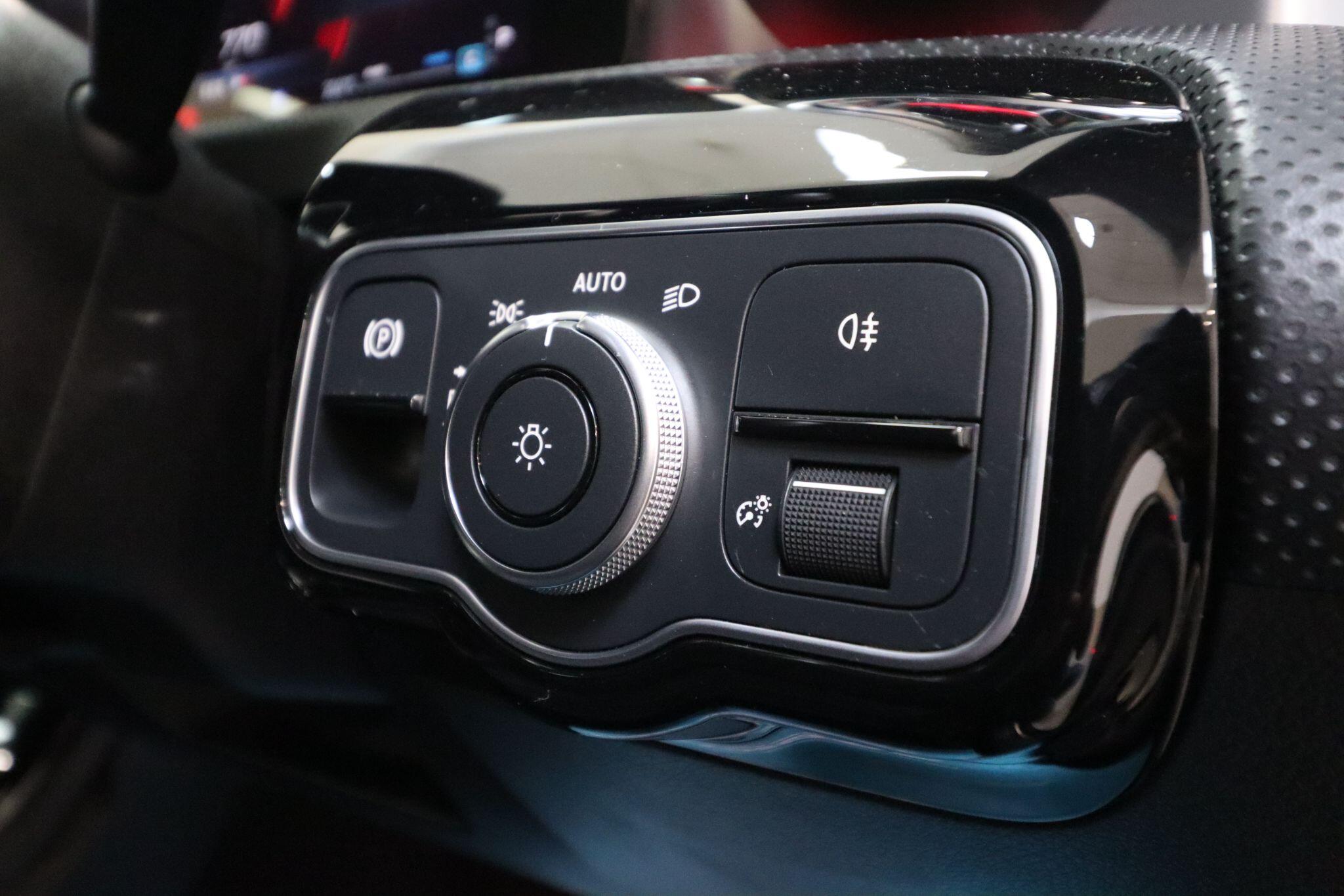 Mercedes-Benz Cla view 19