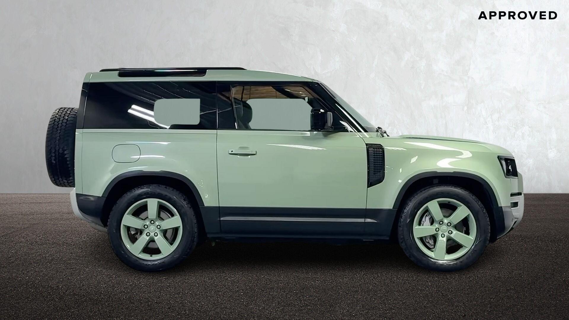 Land Rover Defender view 5