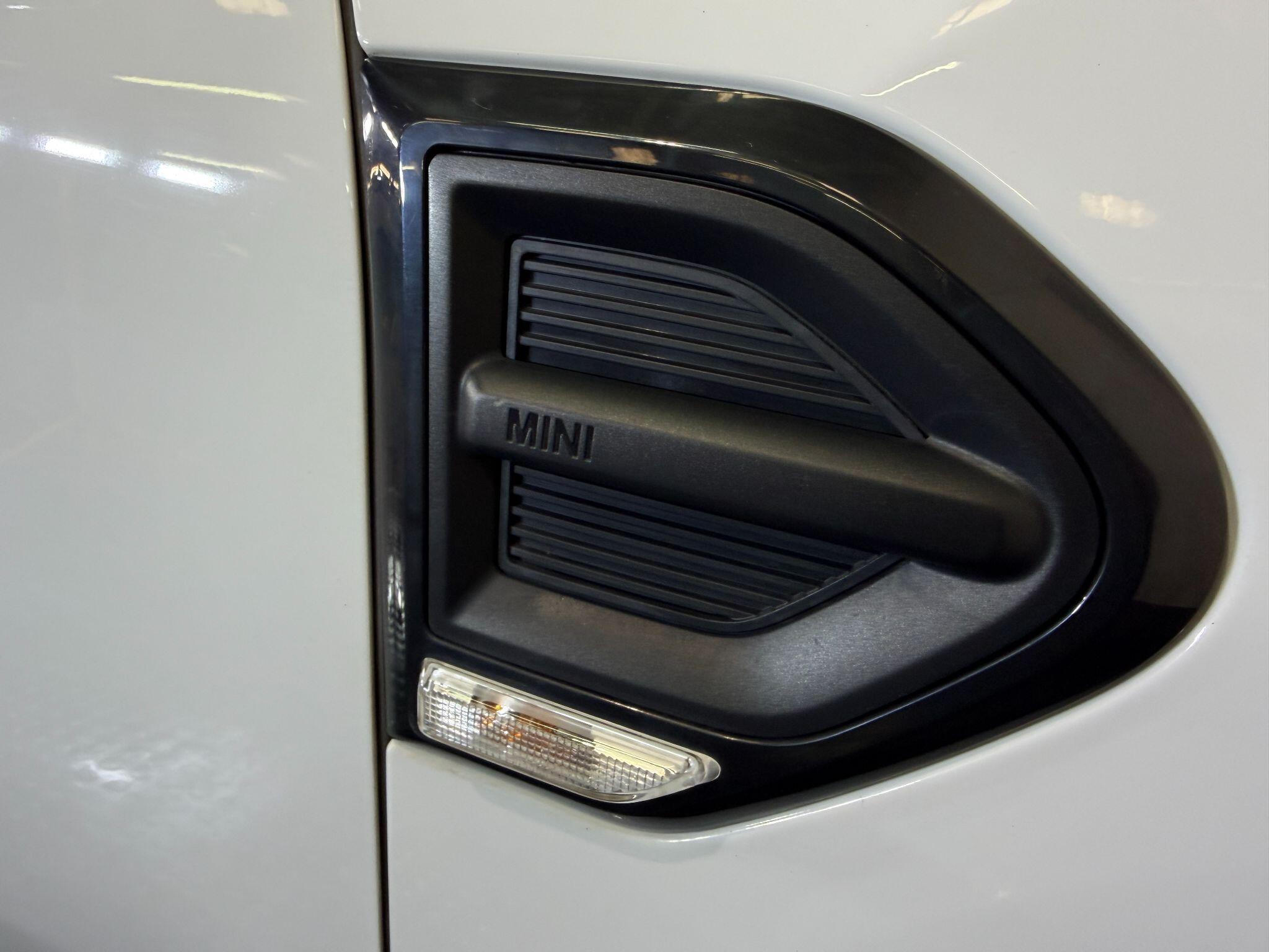 Mini Countryman view 9