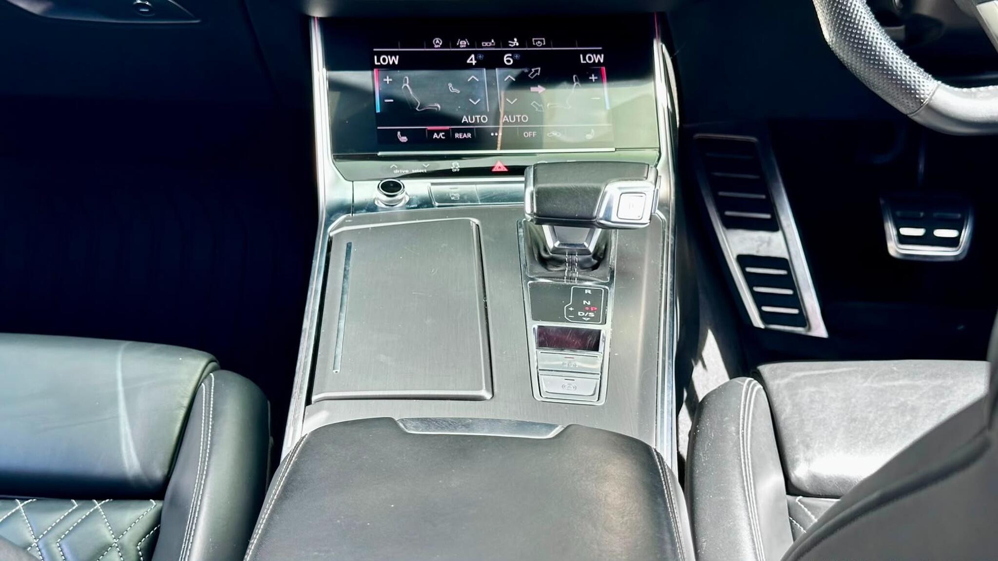 Audi Audi S7 view 23
