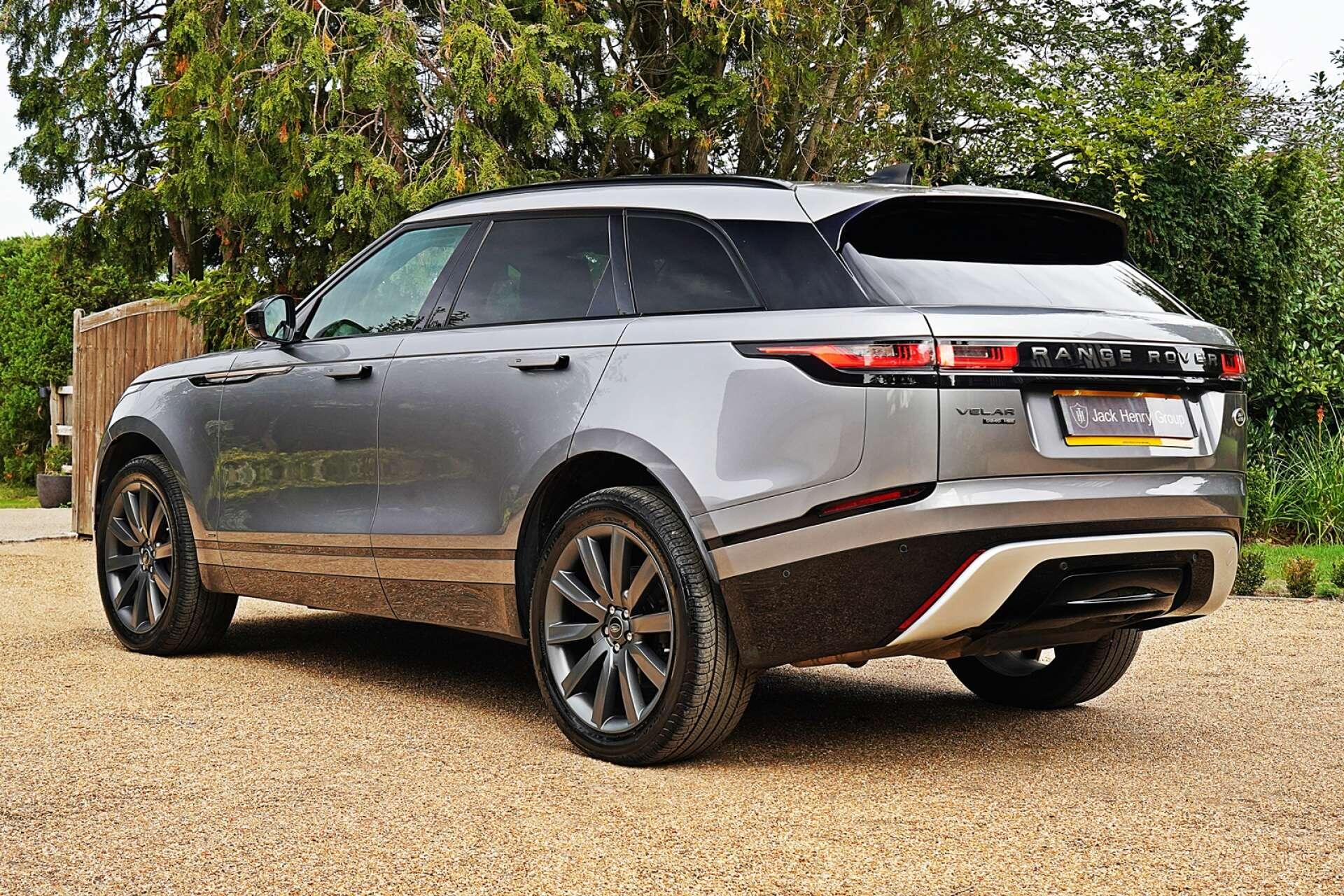 Land Rover Range Rover Velar view 4