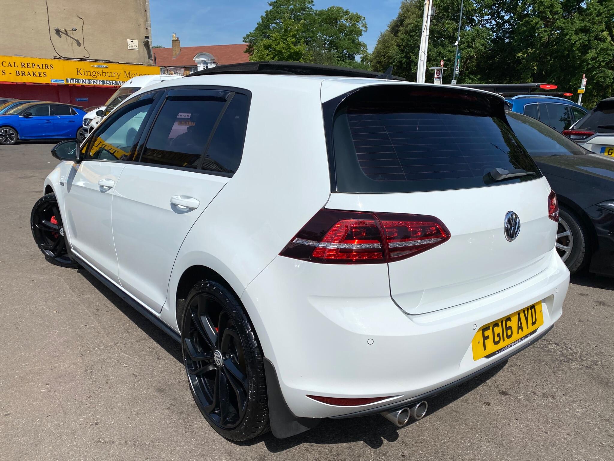 Volkswagen Golf view 13
