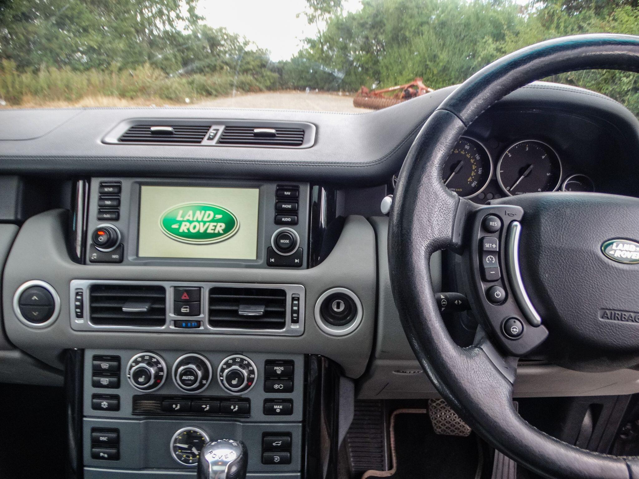 Land Rover Range Rover view 8