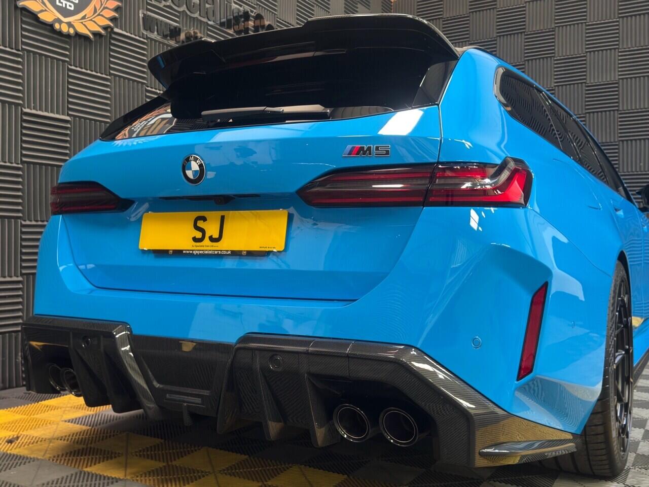 BMW M5 view 8