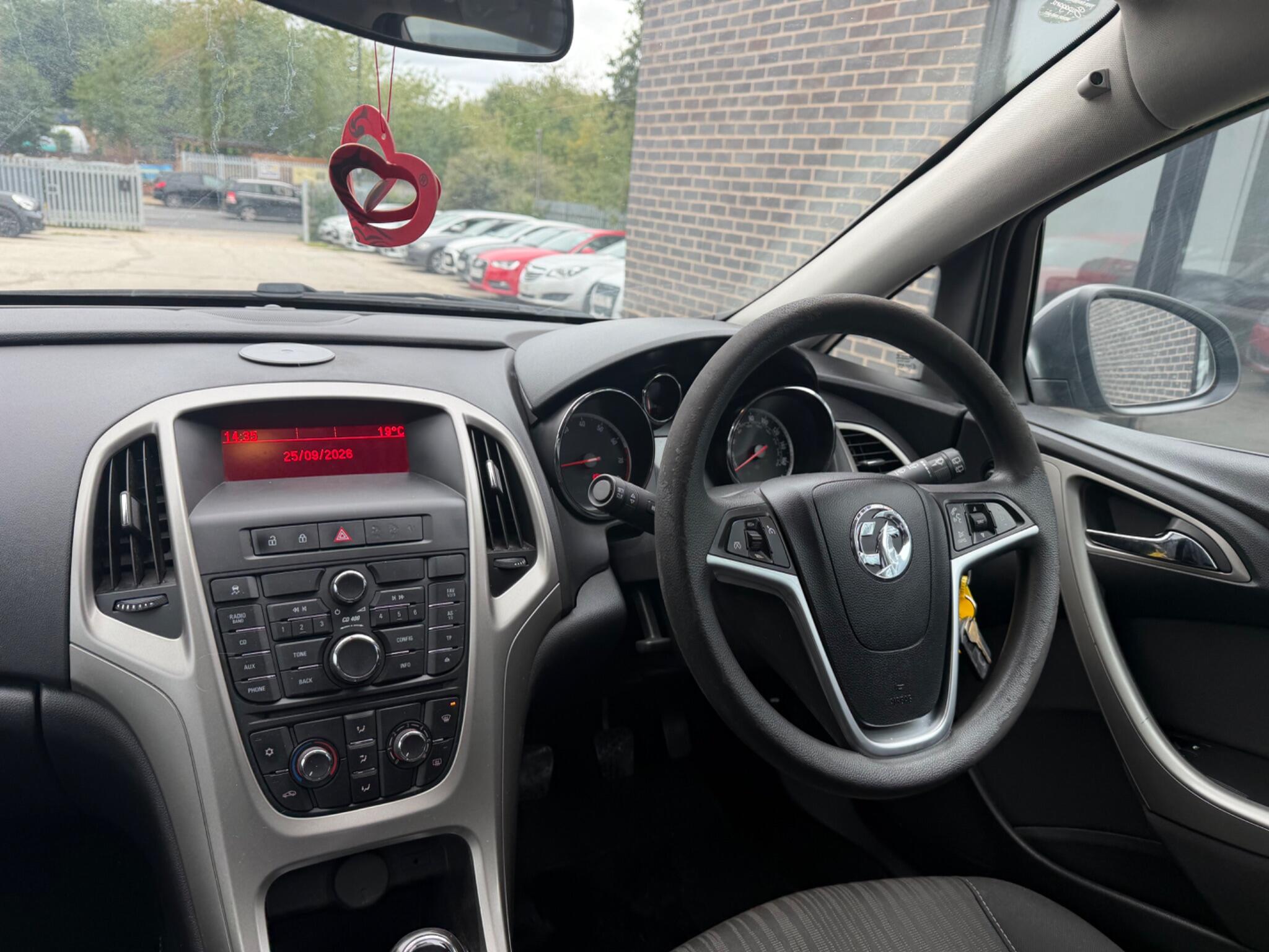 Vauxhall Astra view 18