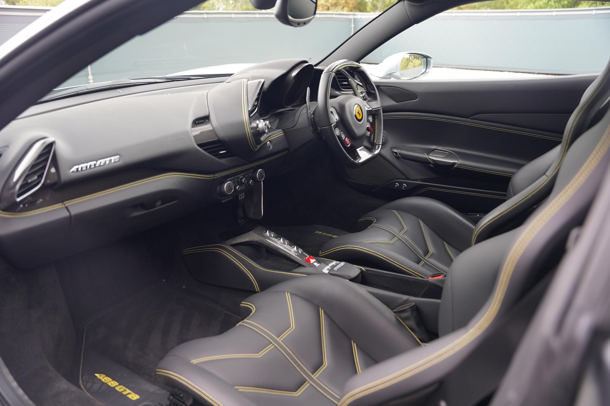 Ferrari 488 view 21