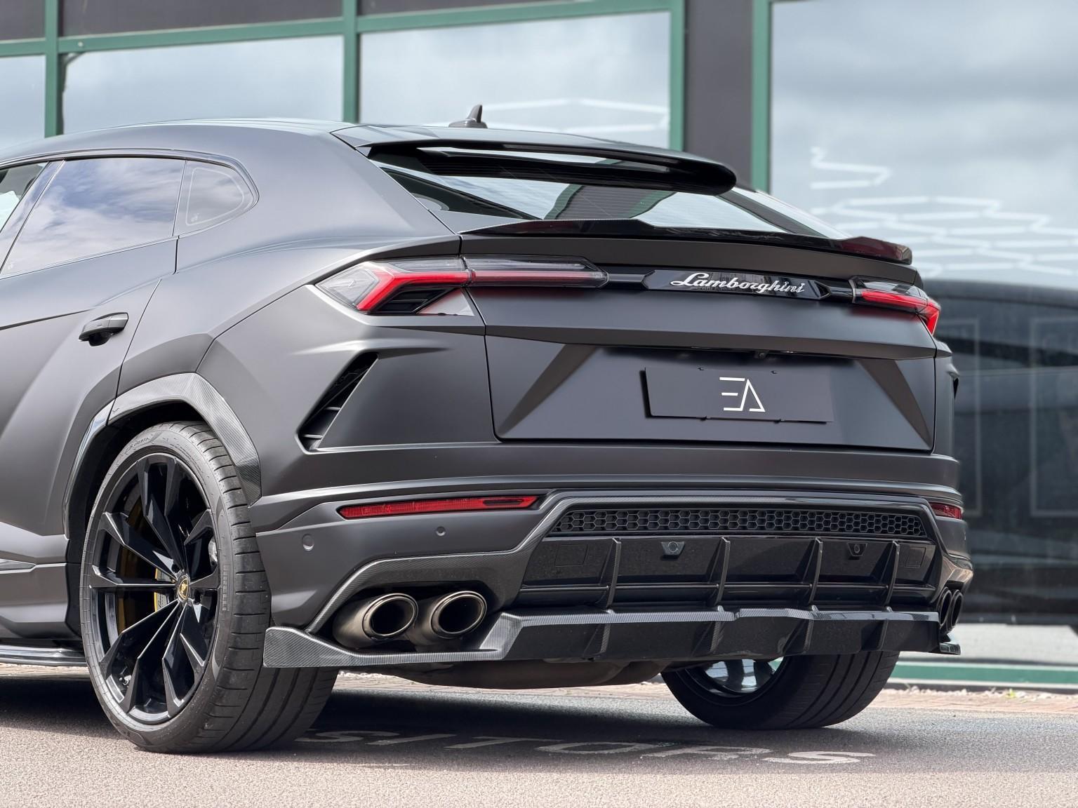 Lamborghini Urus view 25
