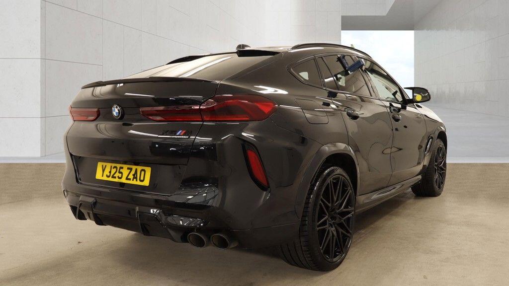 BMW X6 M view 6