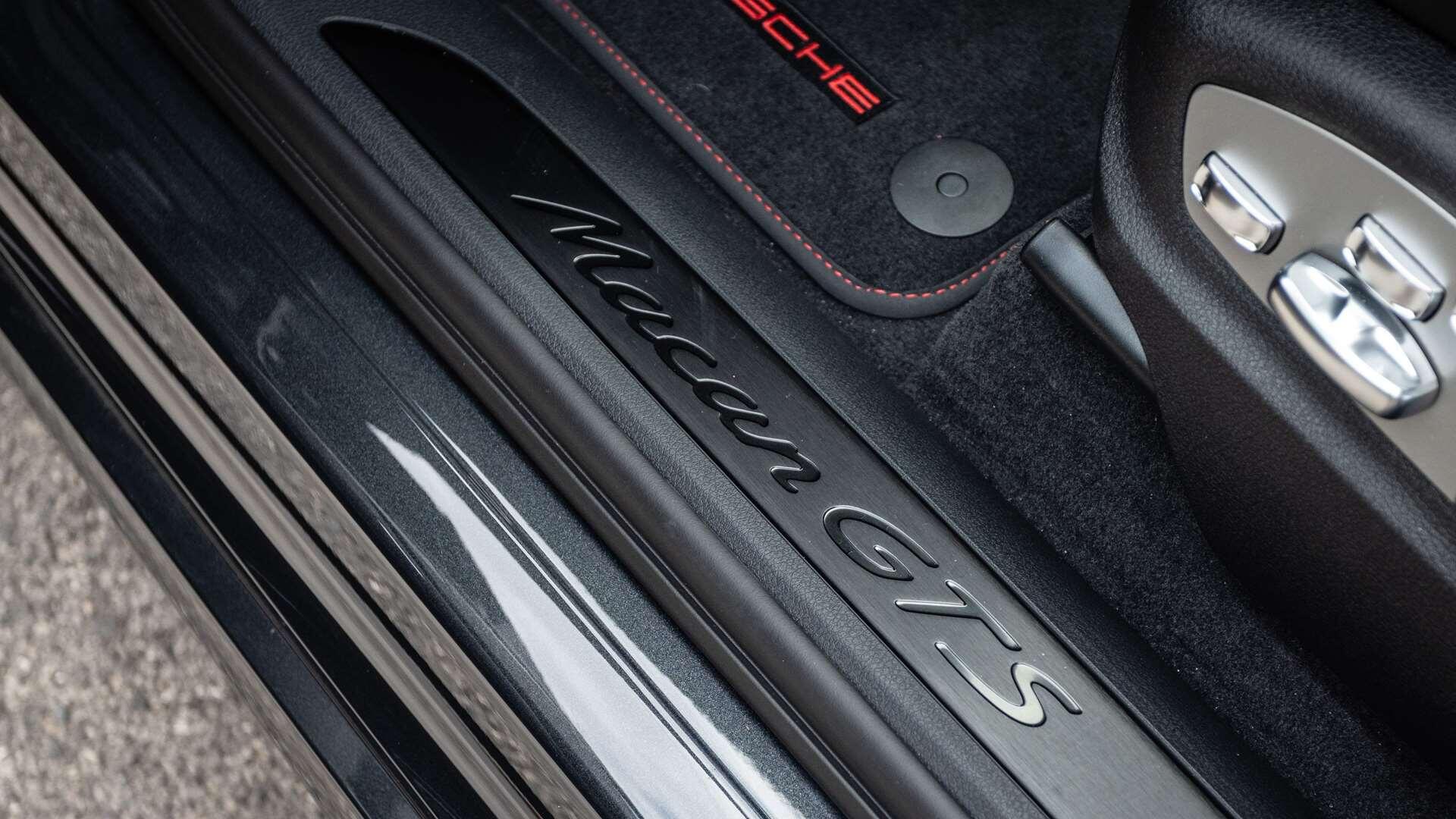 Porsche Macan view 30