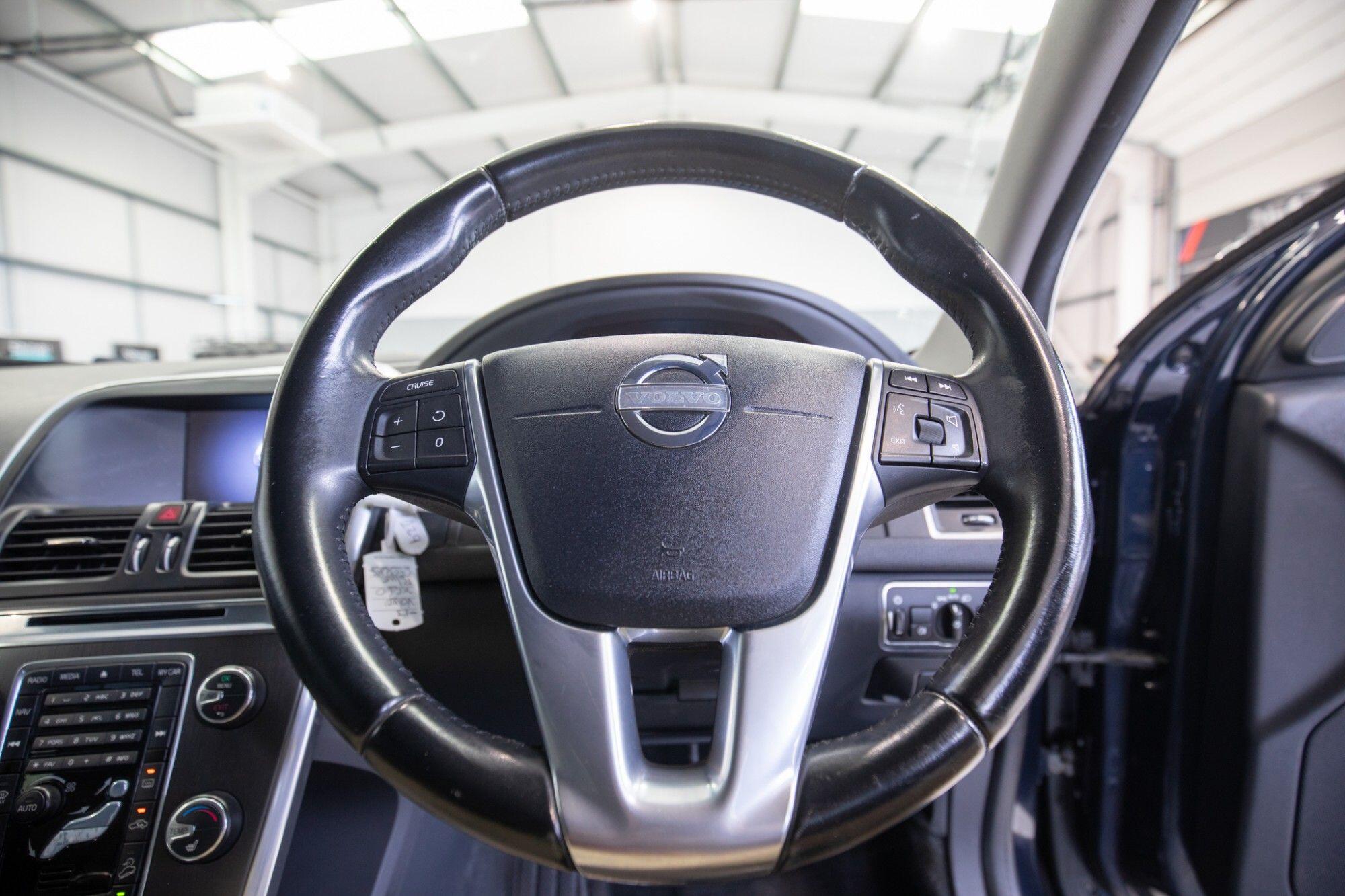 Volvo XC60 view 19
