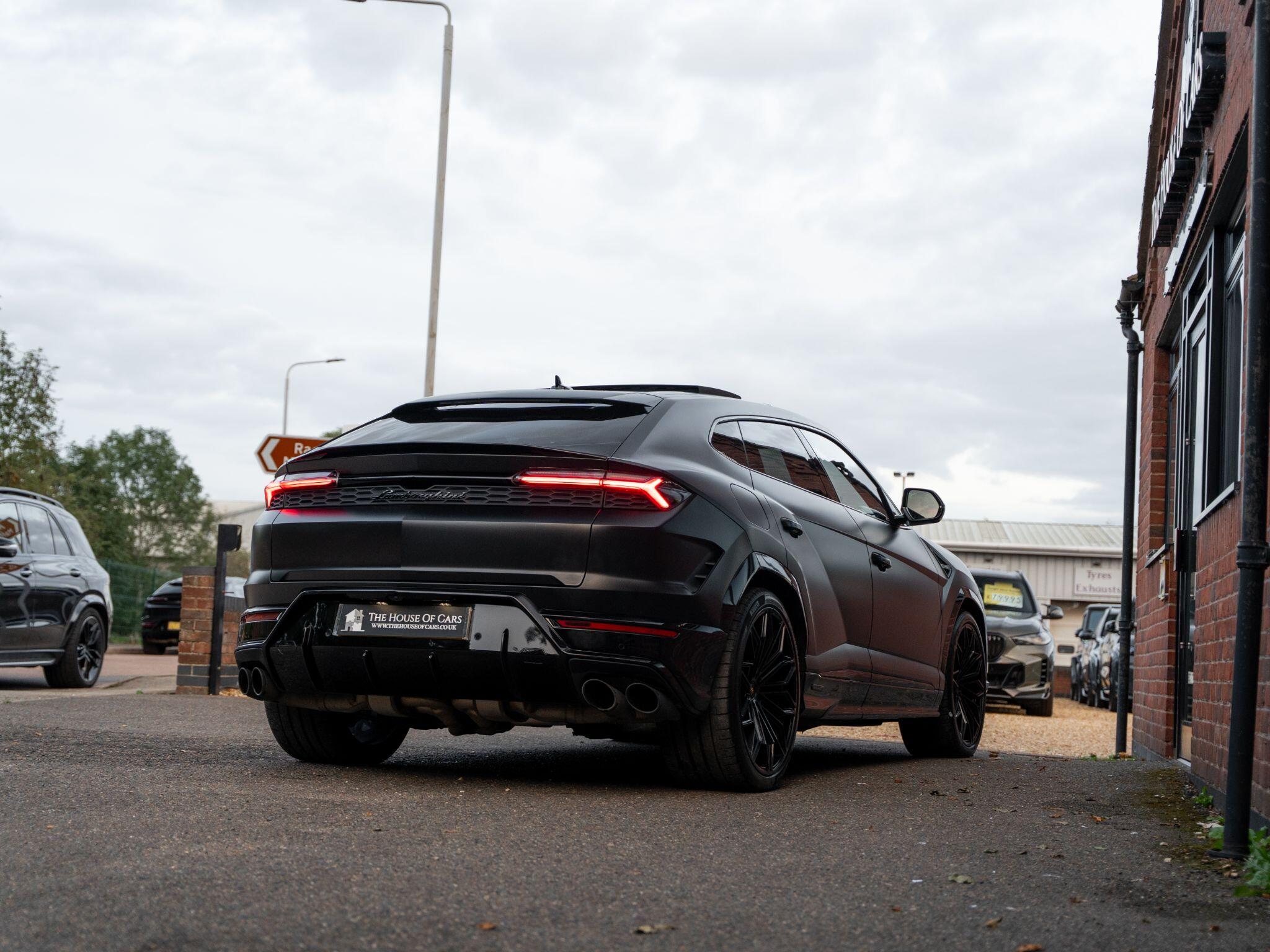 Lamborghini Urus view 17