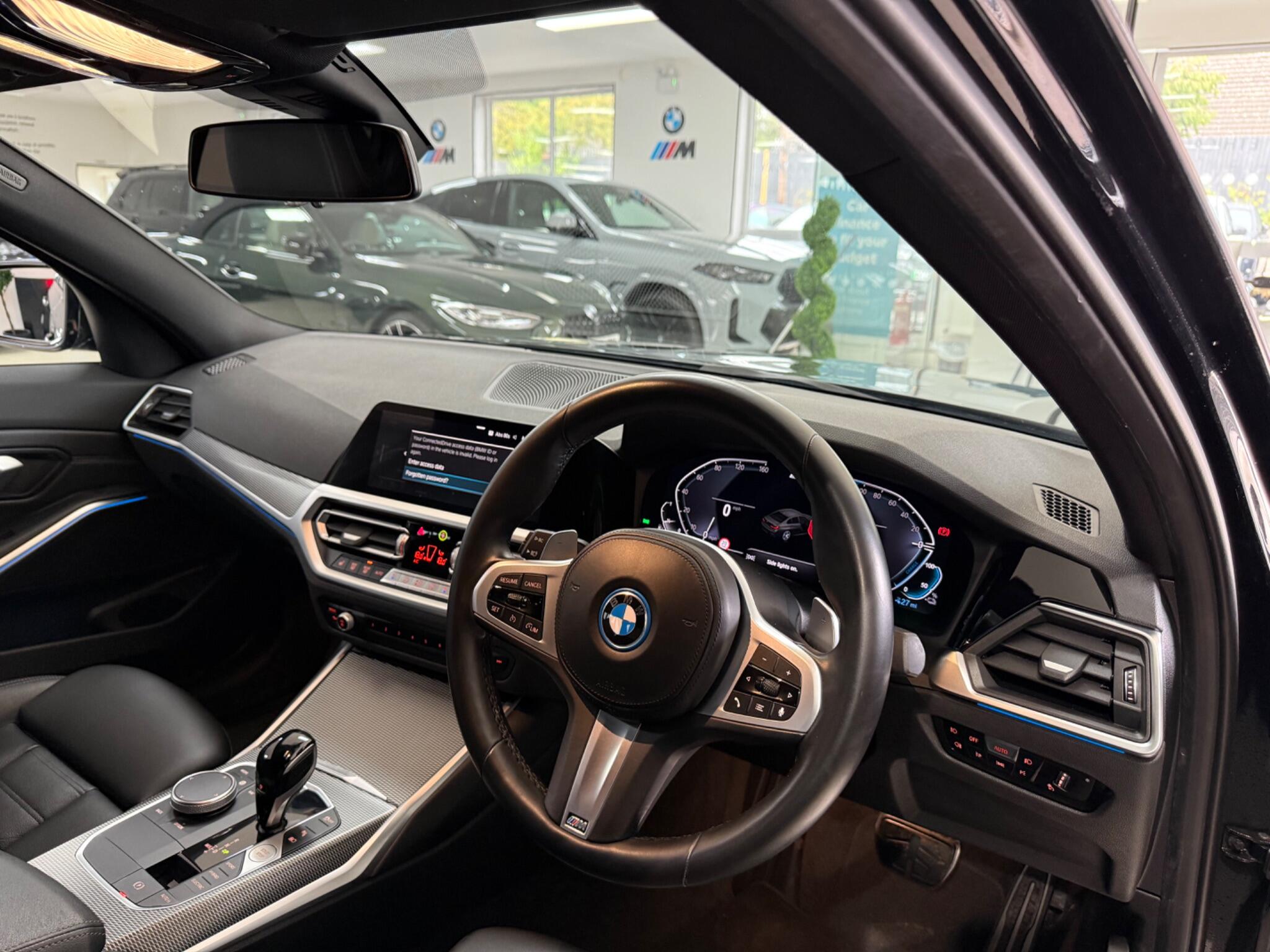 BMW 3 Series view 28
