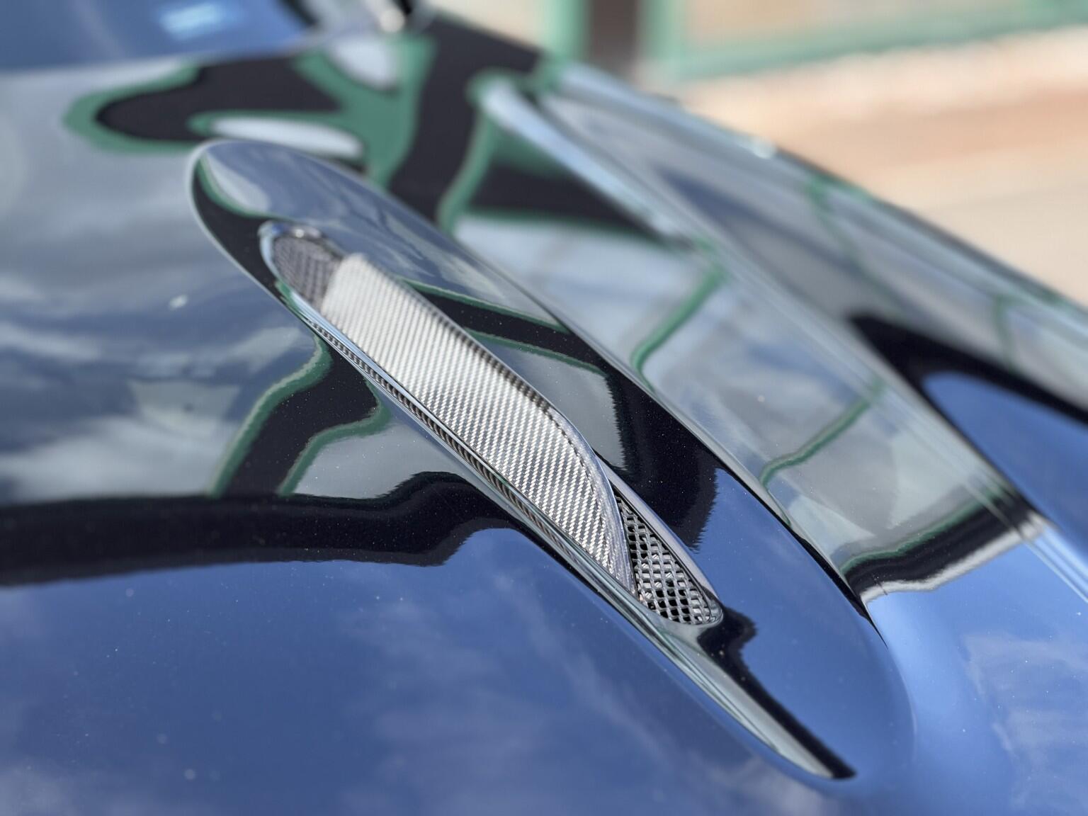 Aston Martin DBX view 20