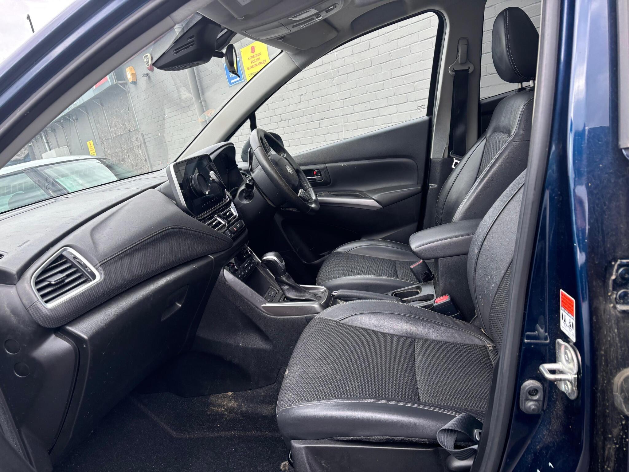 Suzuki S-Cross view 8