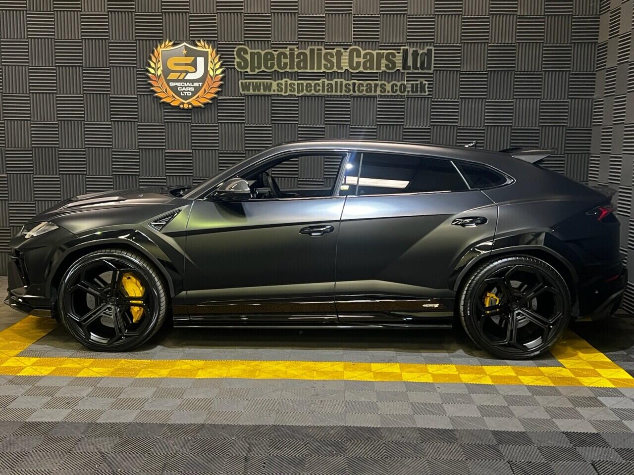 Lamborghini Urus view 23
