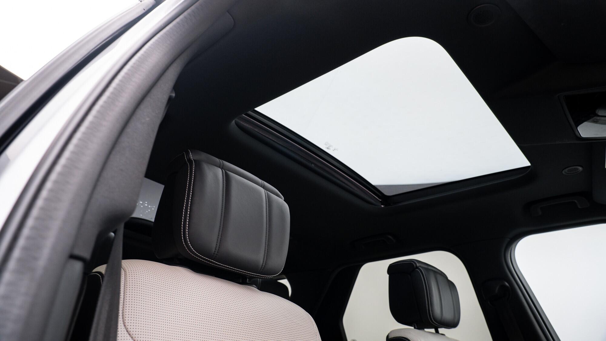 Land Rover Discovery 3 view 7