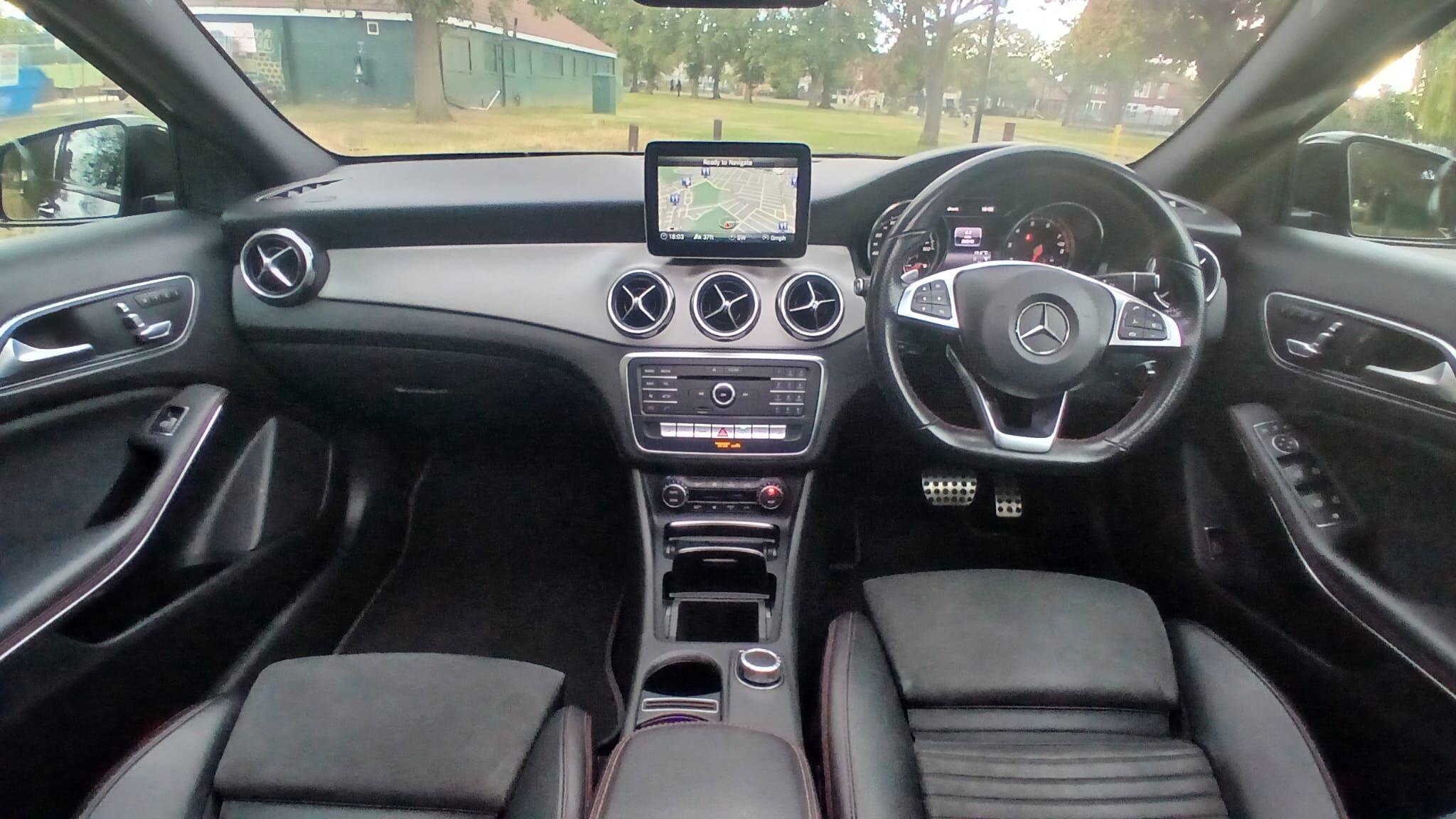 Mercedes-Benz Gla view 25
