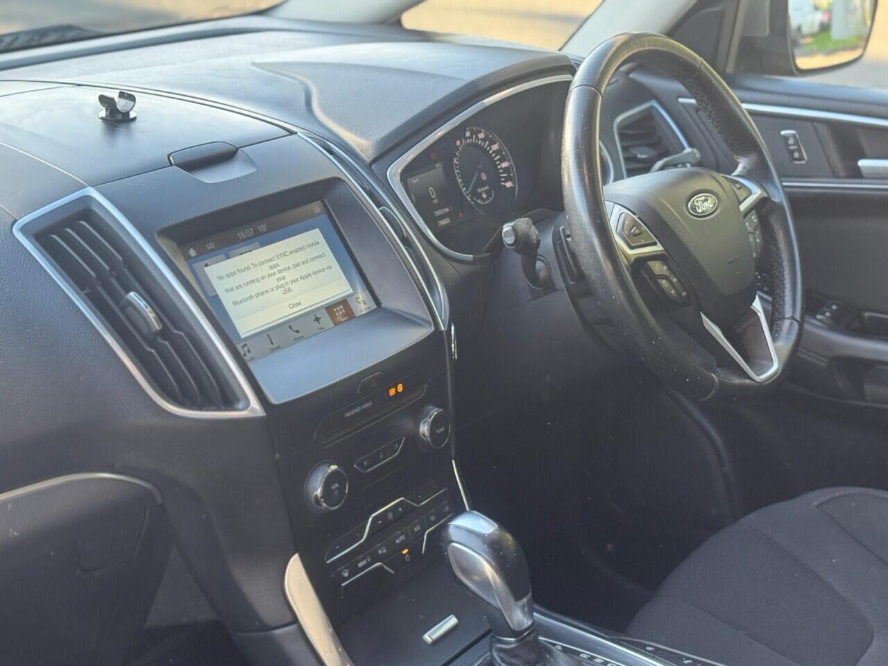 Ford S-Max view 13