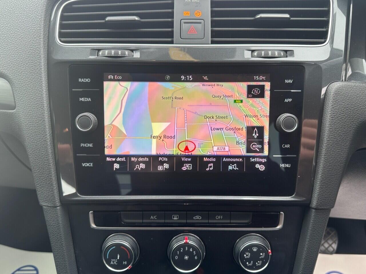 Volkswagen Golf view 34