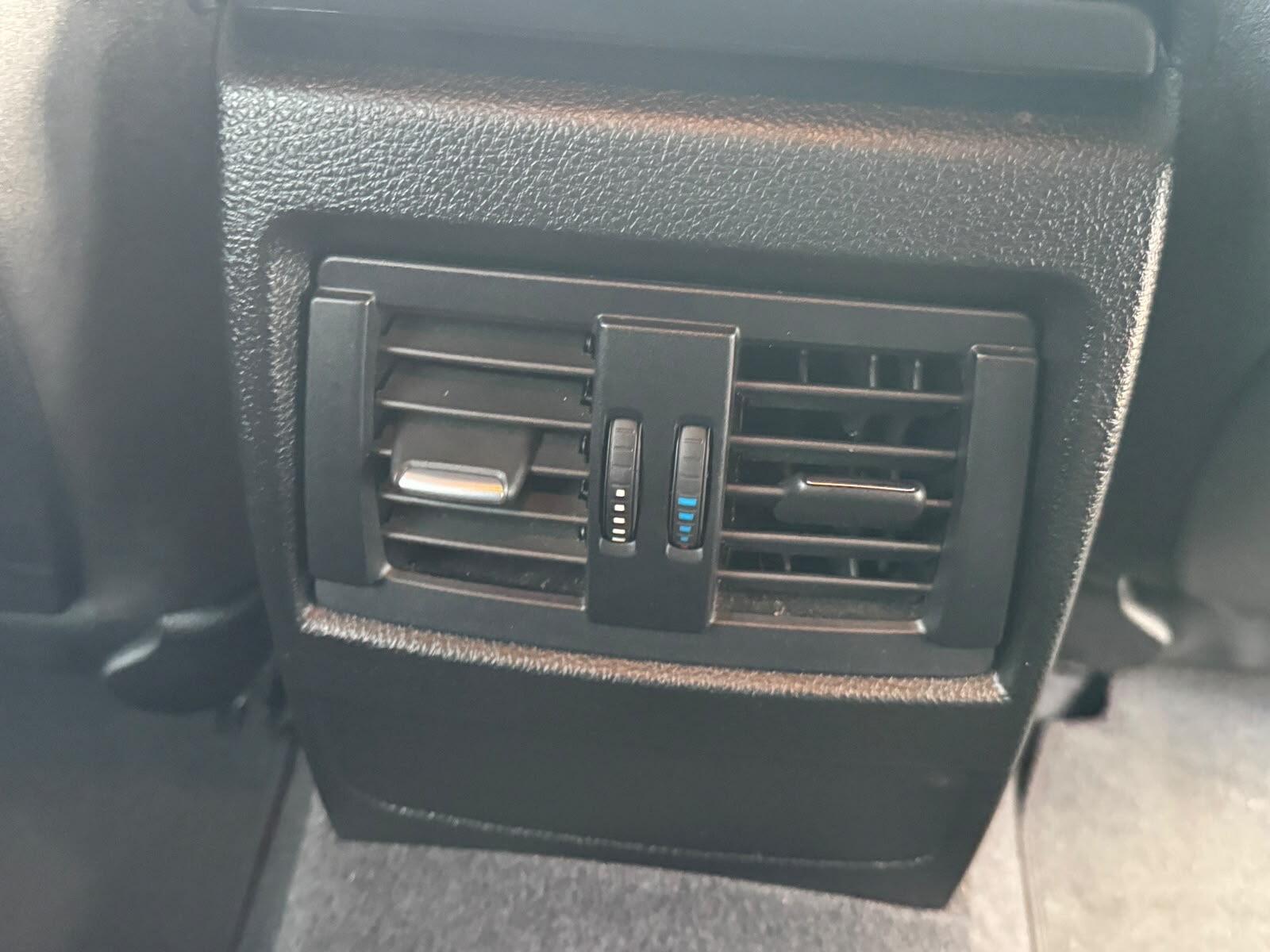 BMW 1 Series view 25