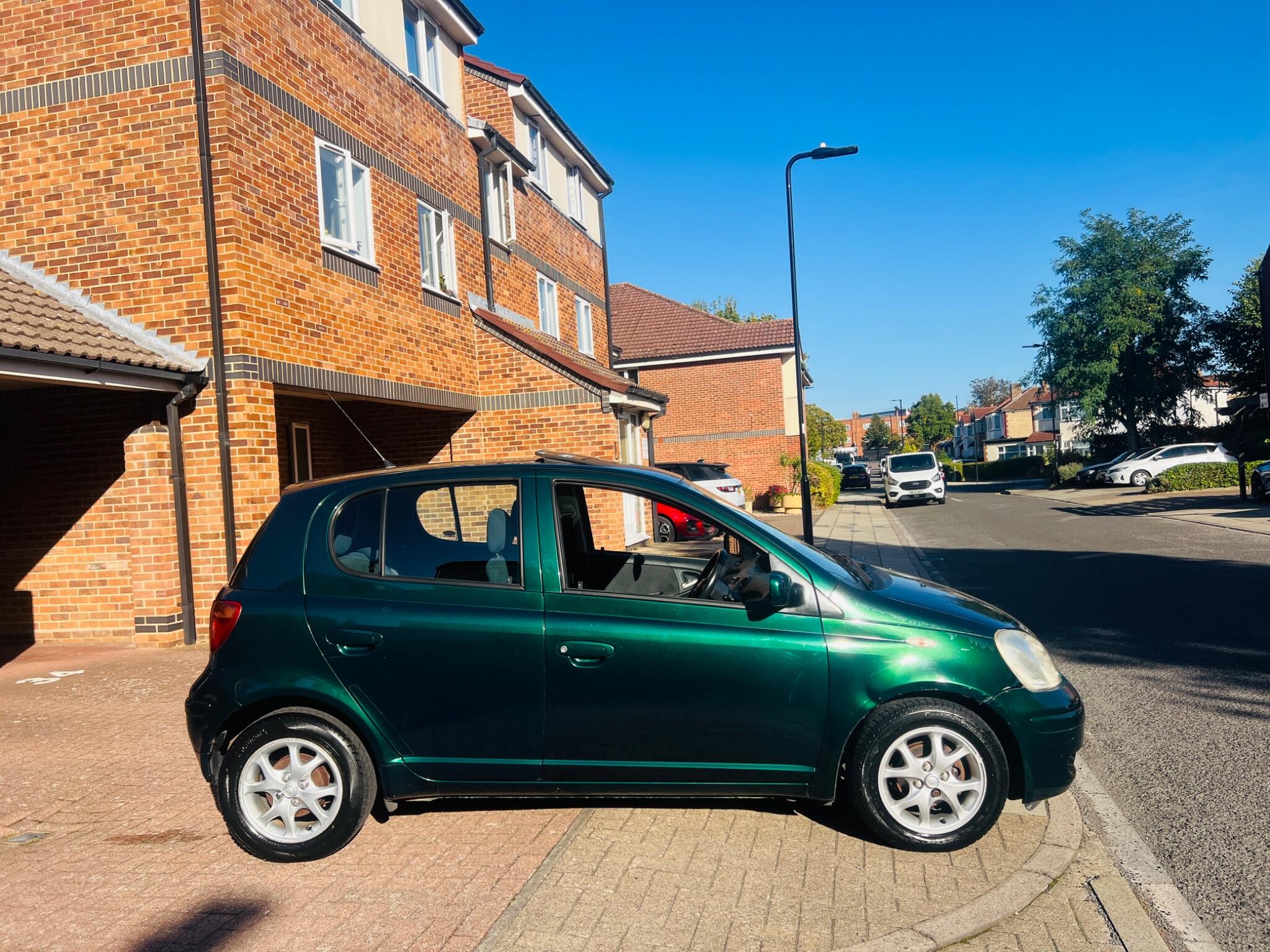 Toyota Yaris view 22
