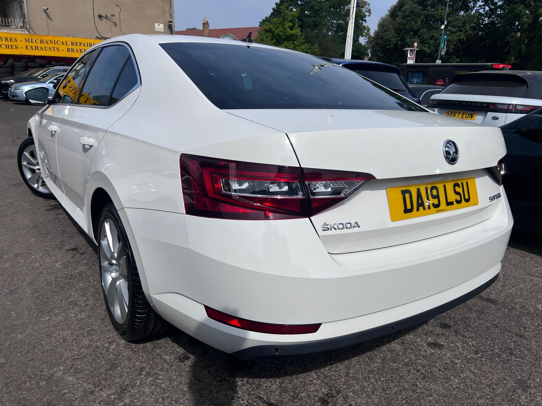 Skoda Superb view 14