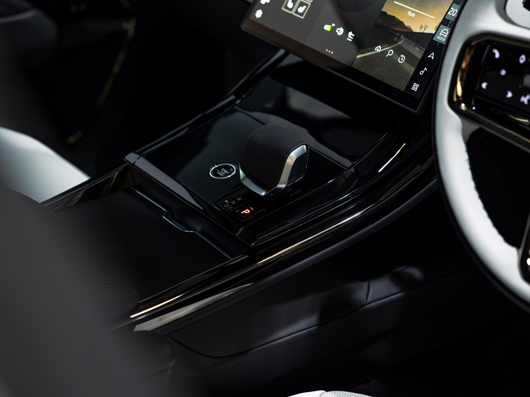 Land Rover Range Rover Sport view 19