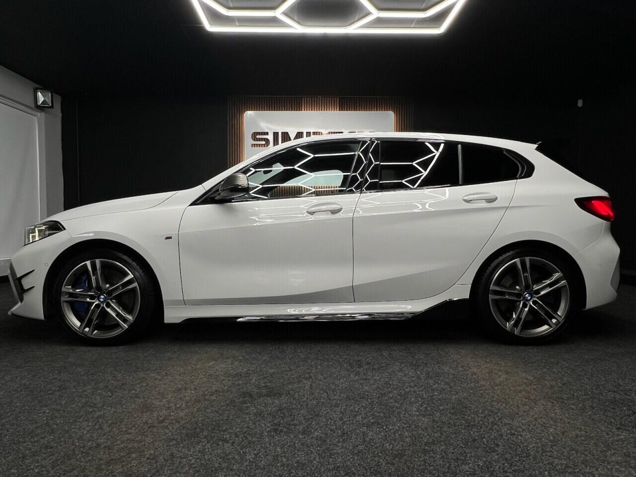 BMW 1 Series view 4