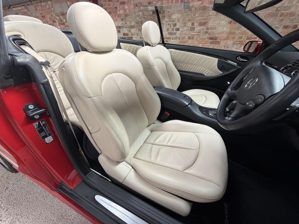 Mercedes-Benz CLK view 17