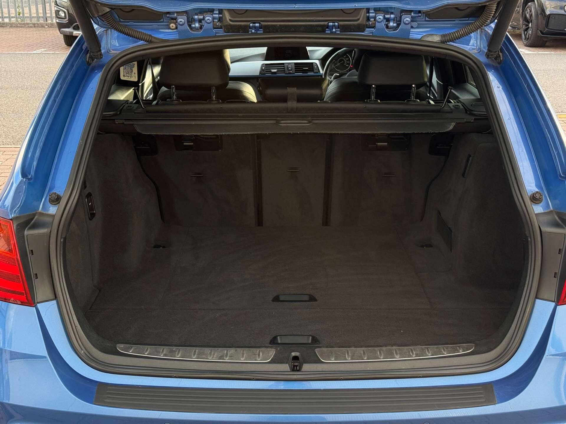 BMW 3 Series view 49