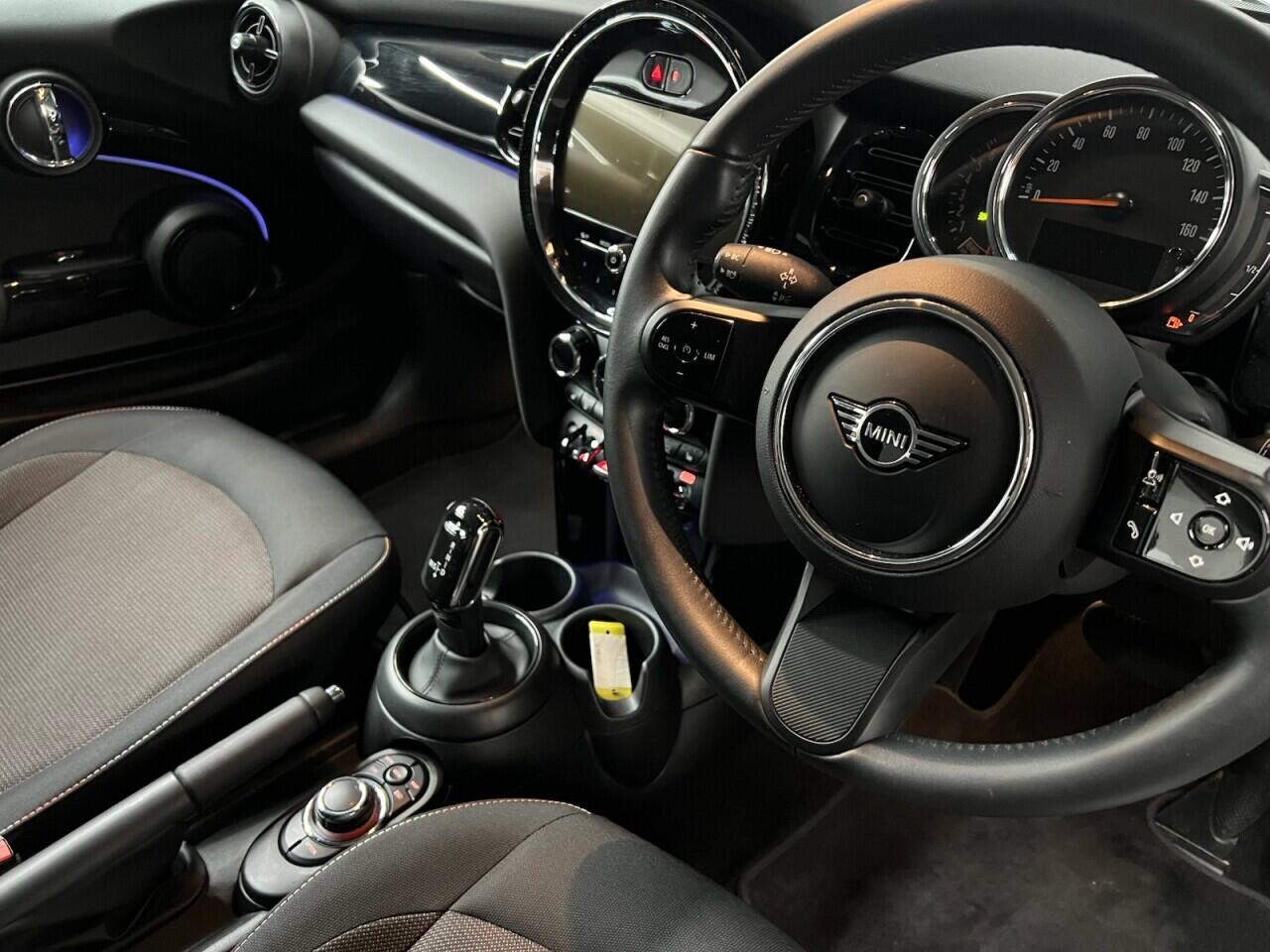 Mini Hatch view 39