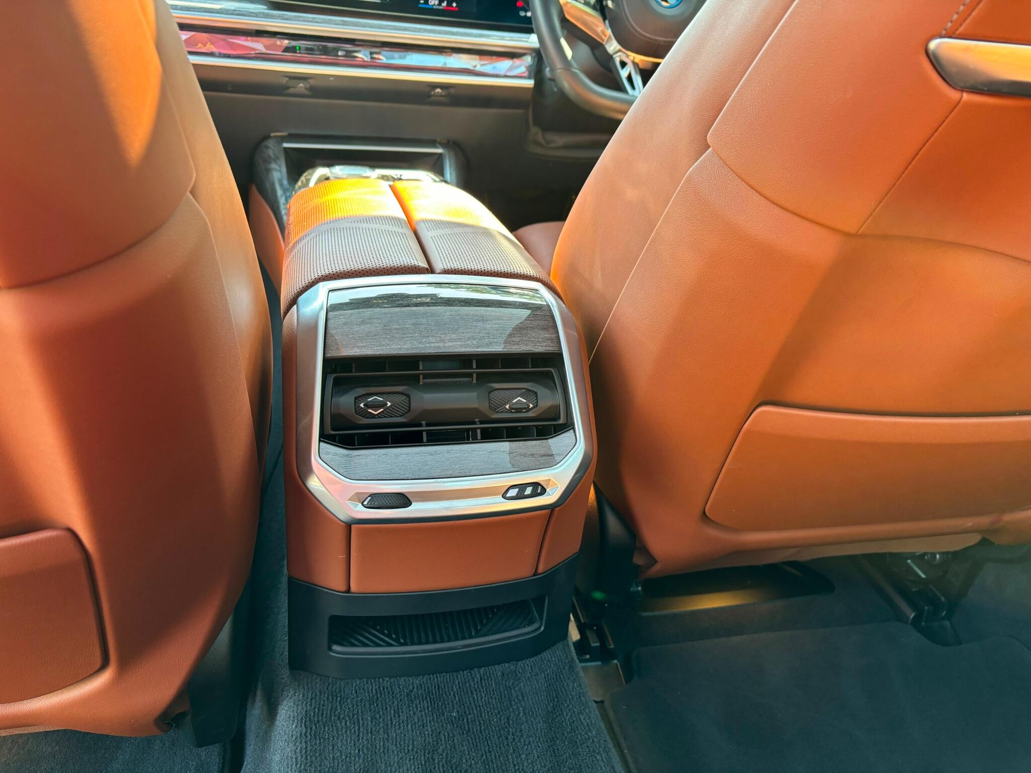 BMW I7 view 30