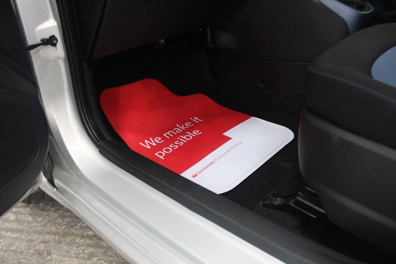 Hyundai i10 view 30