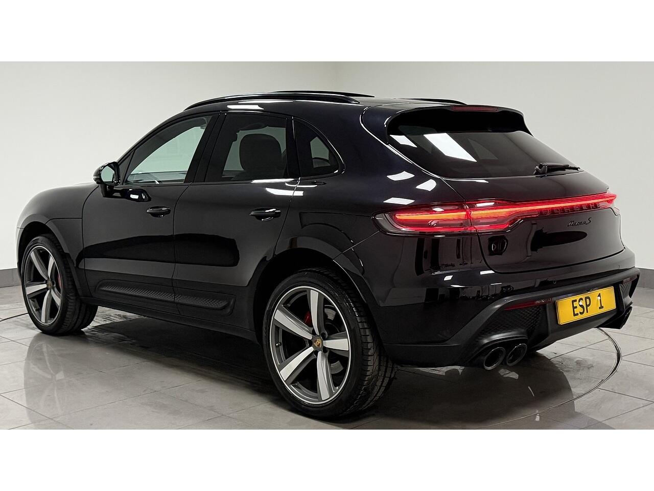Porsche Macan view 6