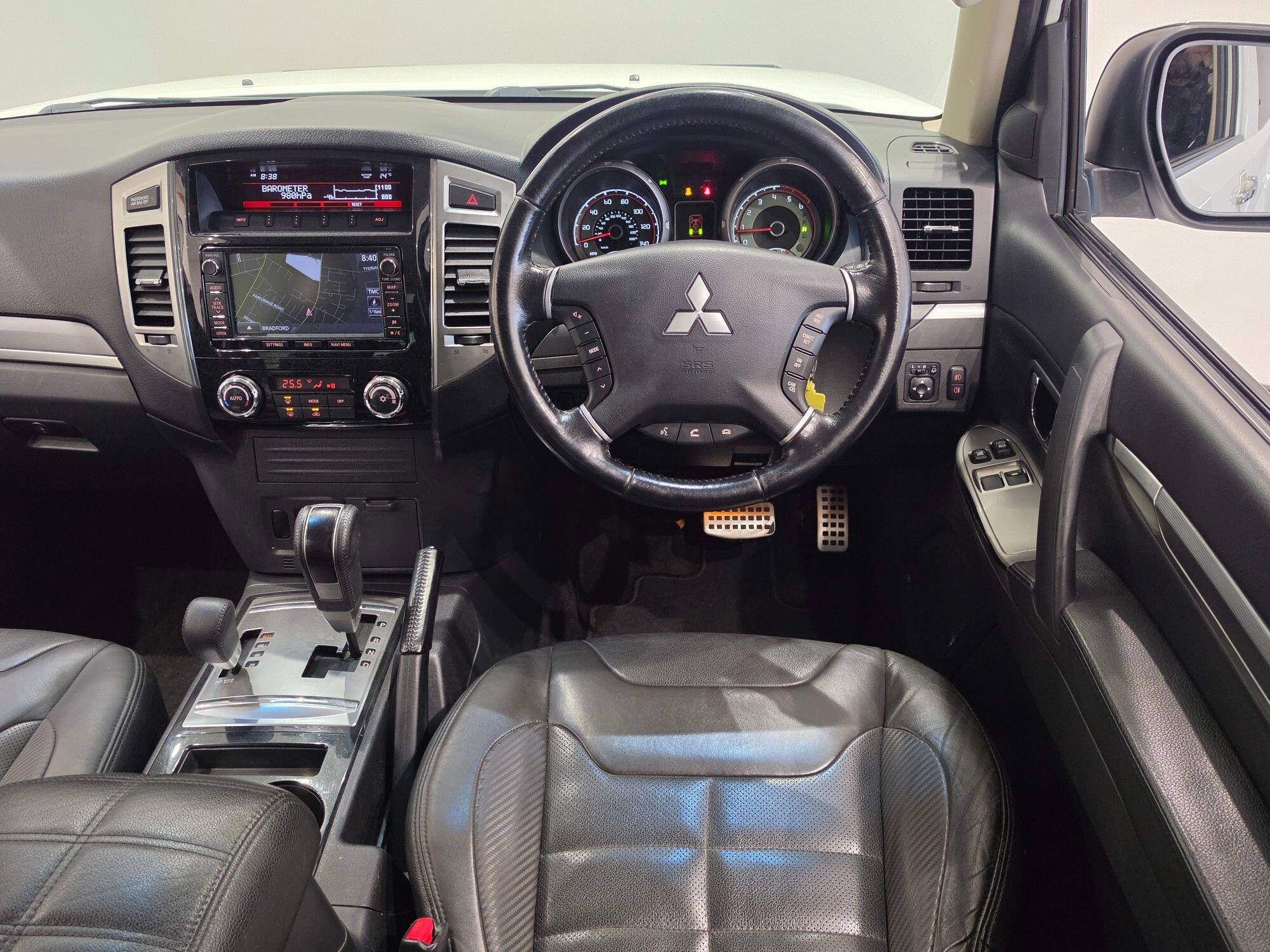 Mitsubishi Shogun view 21