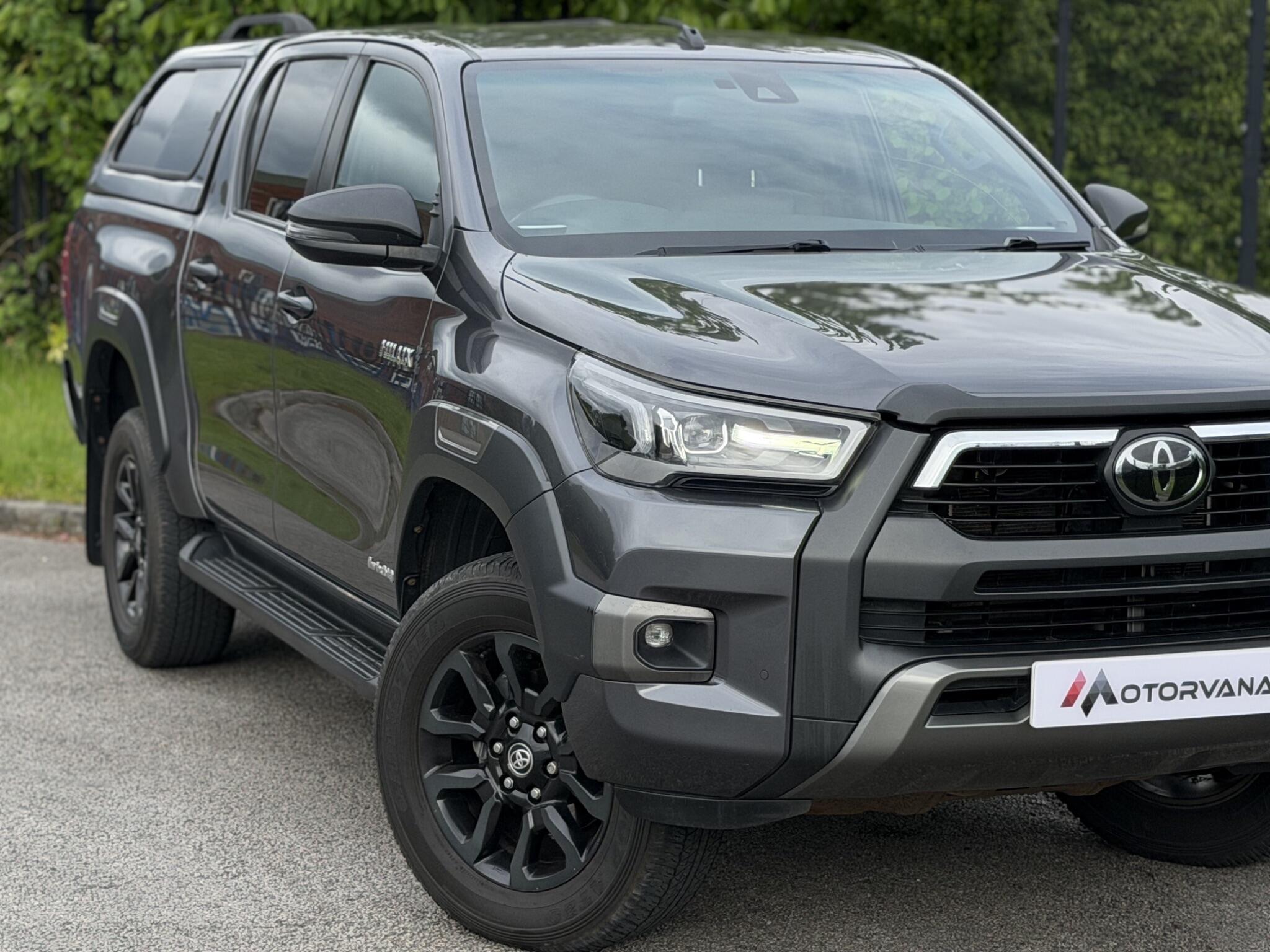 Toyota Hilux view 5