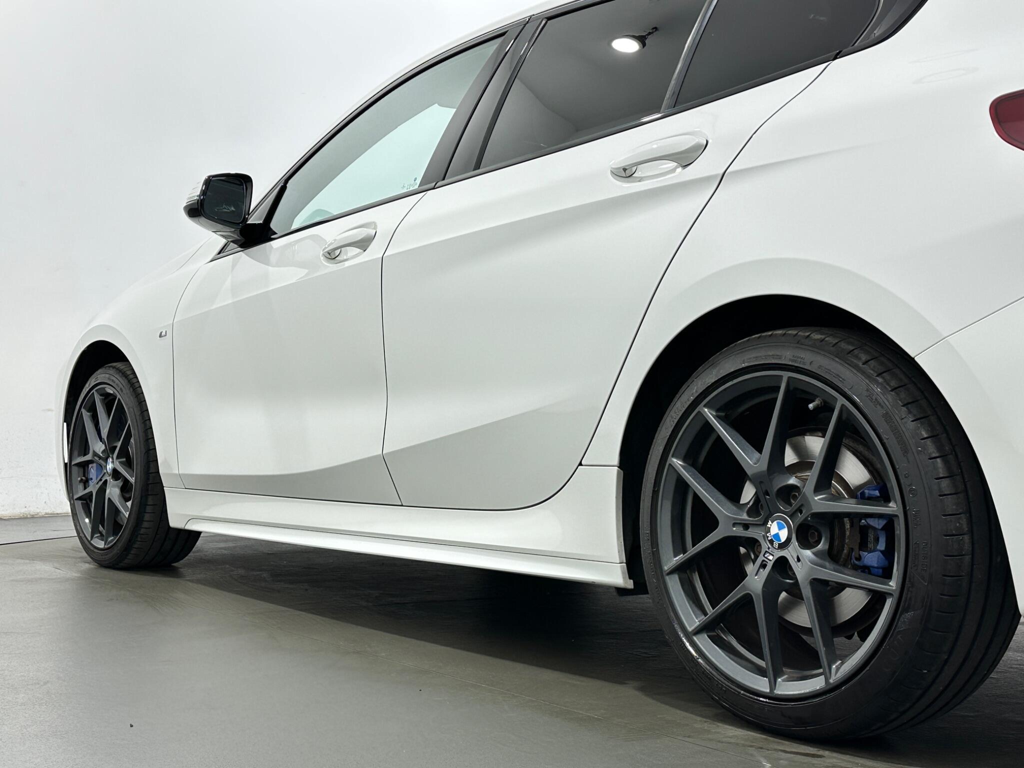 BMW 1 Series view 52