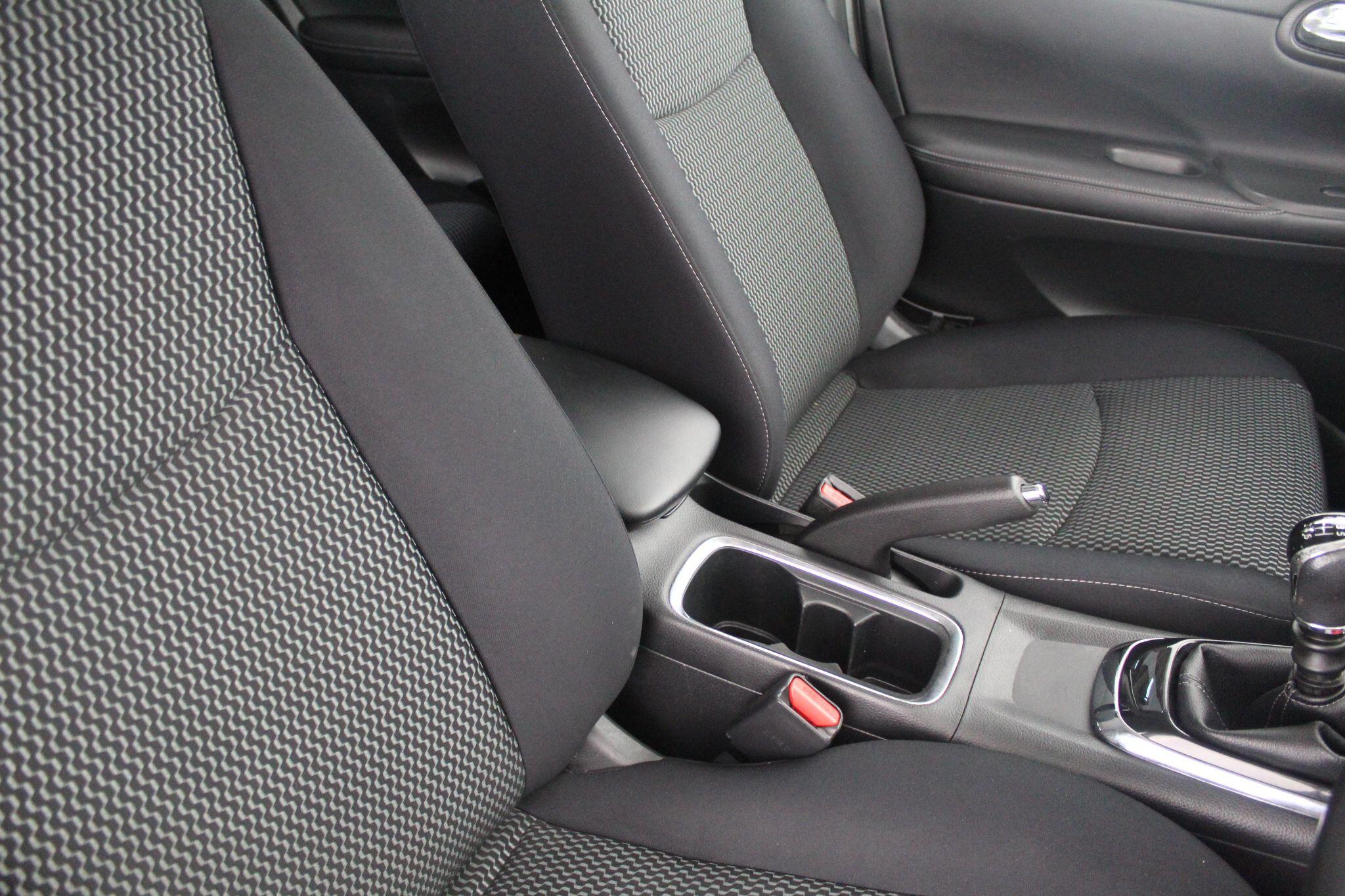 Nissan Pulsar view 38