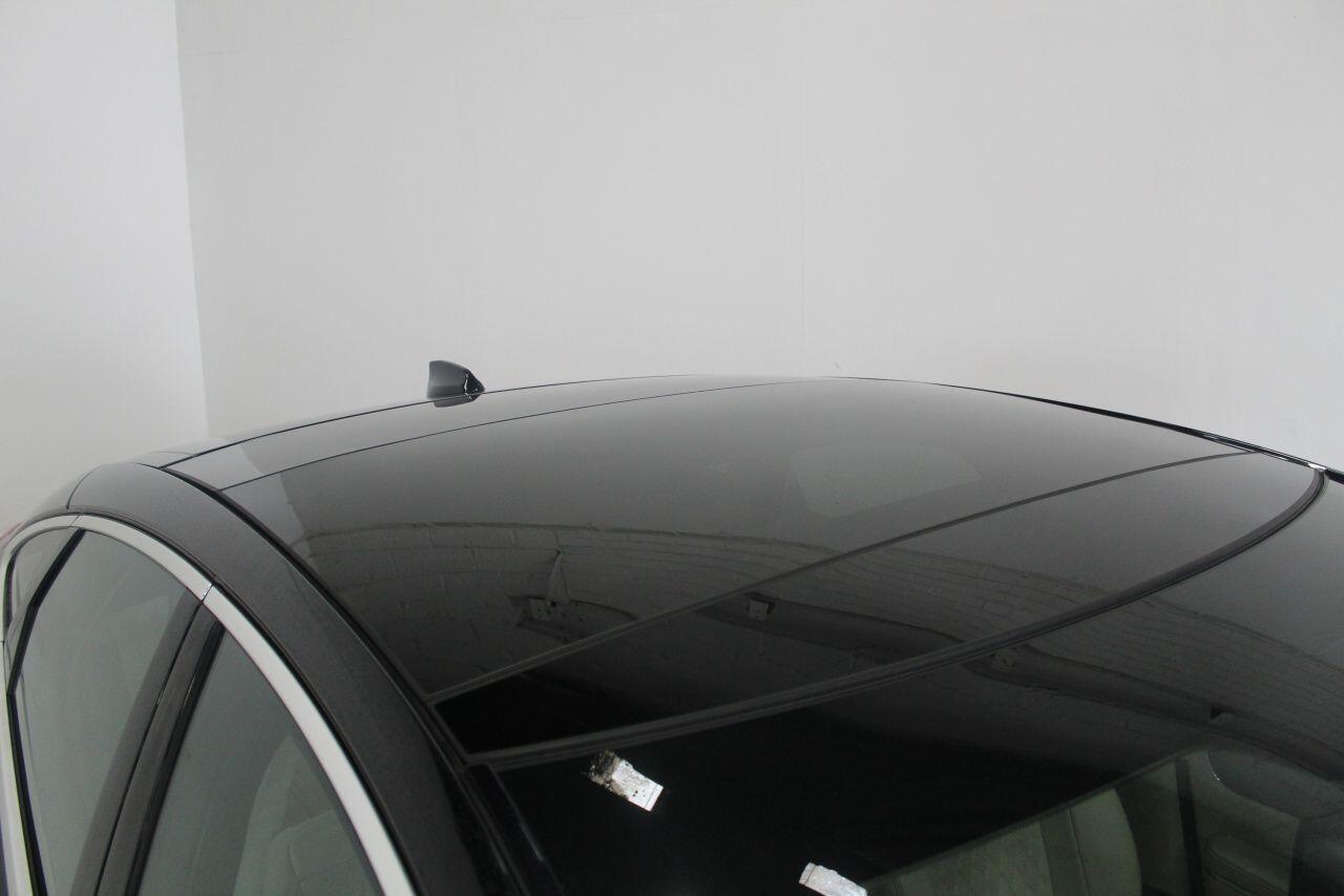 Jaguar XJ view 21